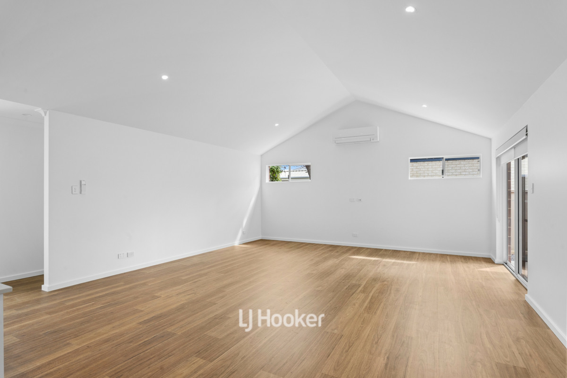 36A Constitution Street — photo 3 of 20