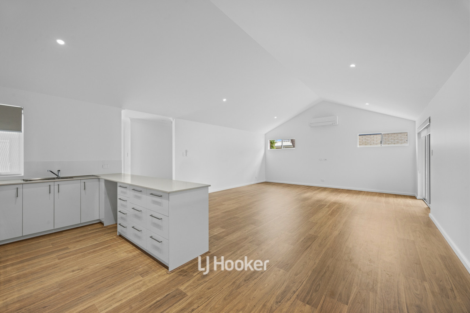36A Constitution Street — photo 6 of 20