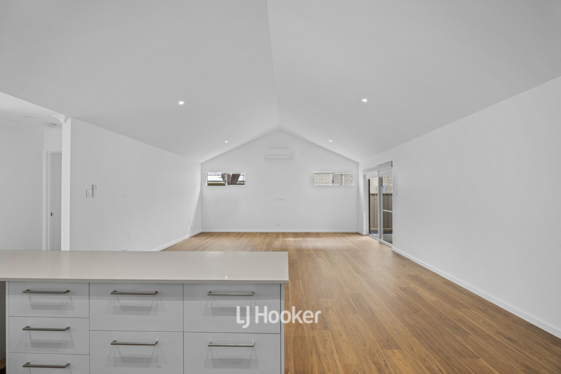 36A Constitution Street — photo 7 of 20