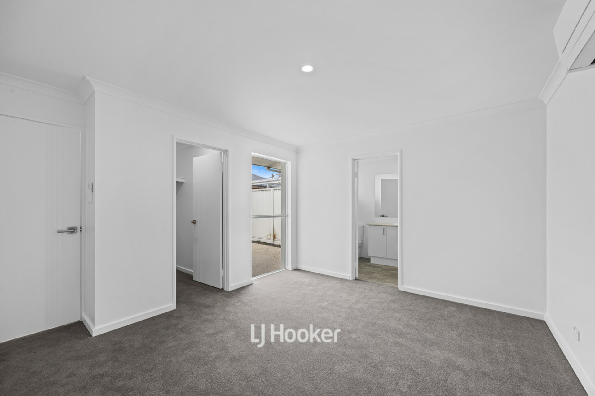36A Constitution Street — photo 9 of 20