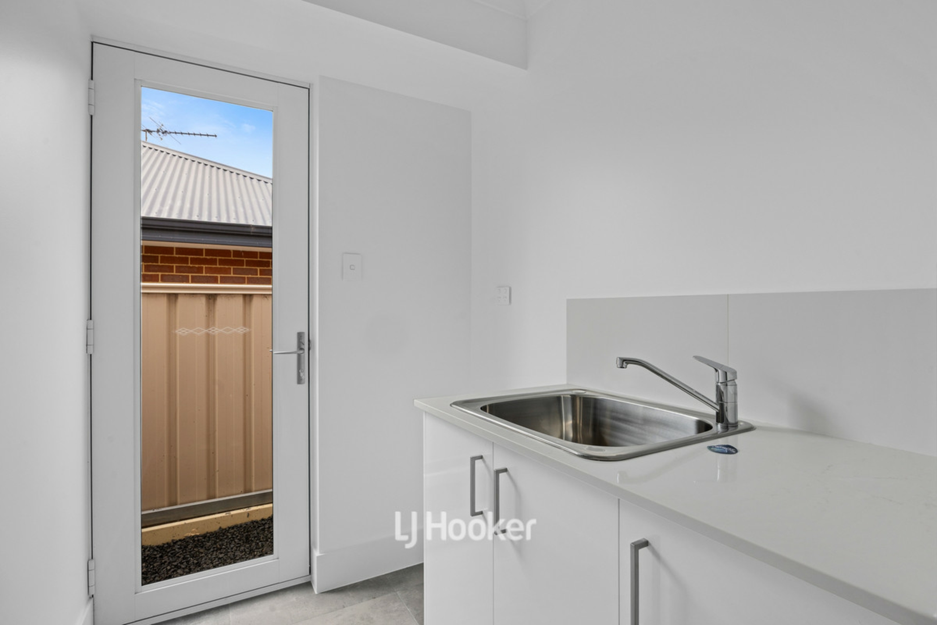 36A Constitution Street — photo 17 of 20