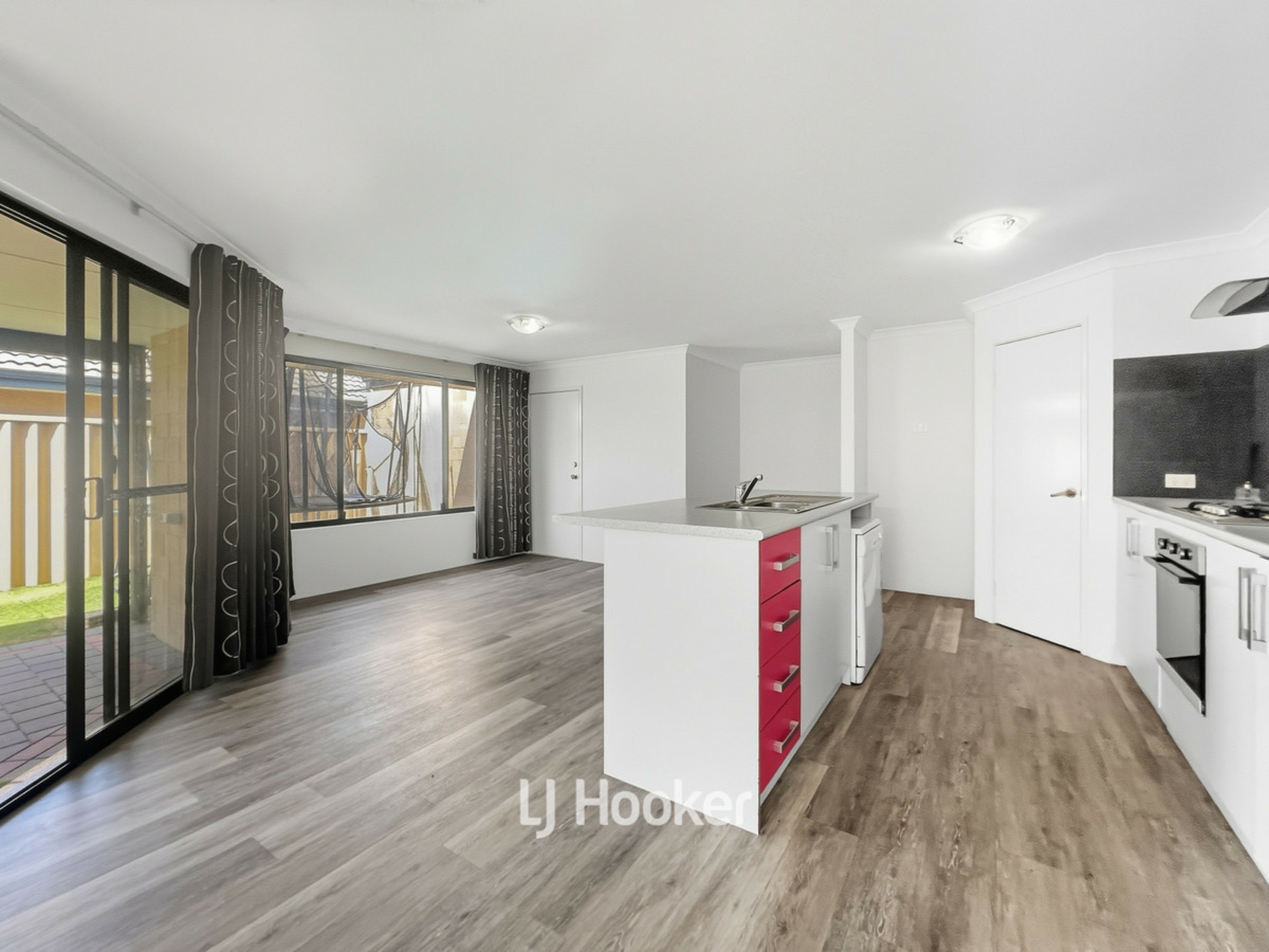 58 Gigondas Street — photo 4 of 11