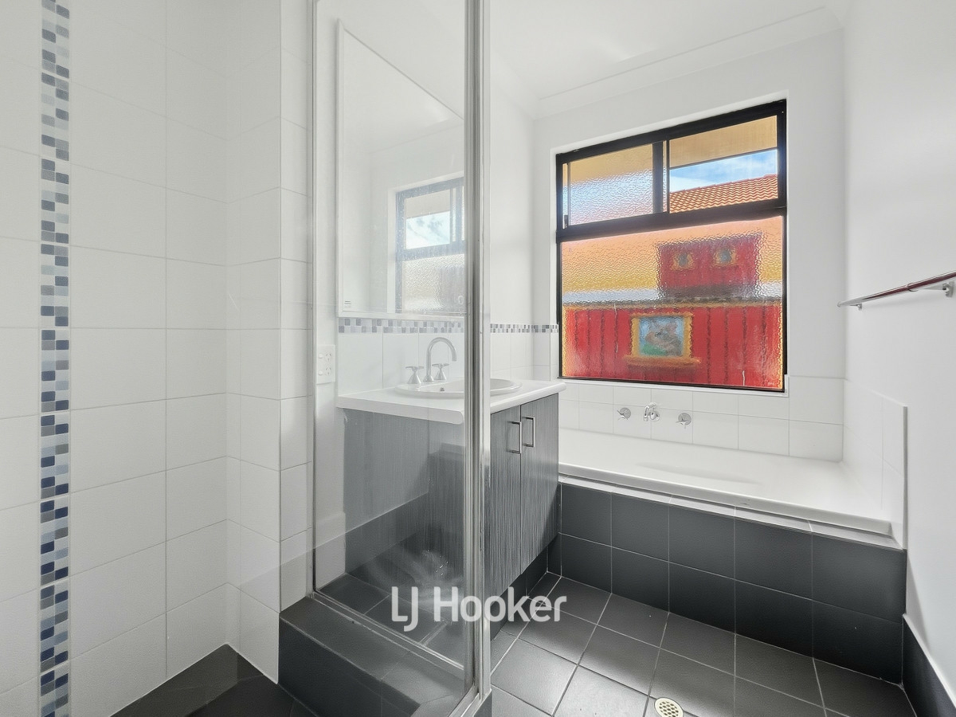 58 Gigondas Street — photo 8 of 11