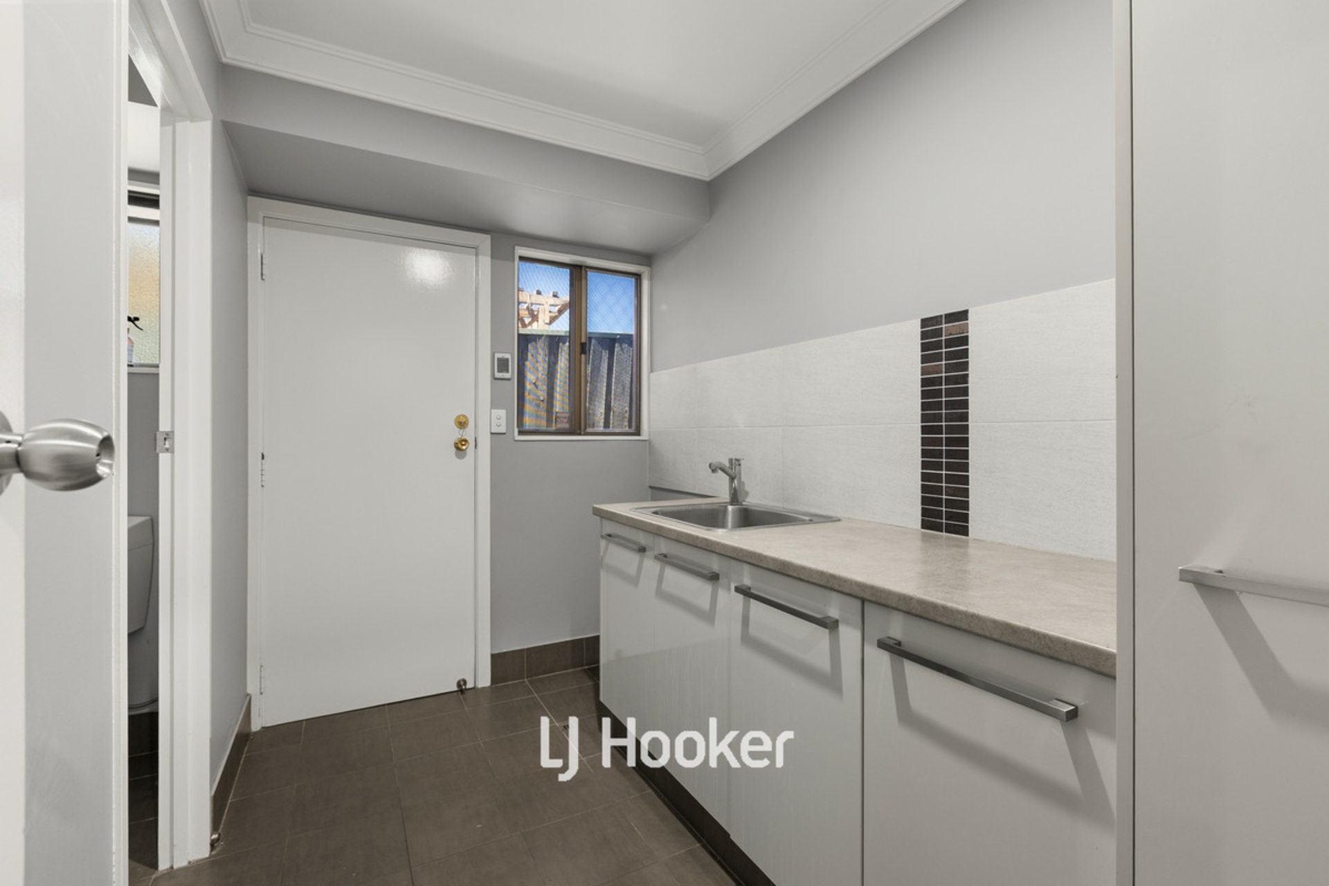 39 Mangles Street — photo 19 of 26