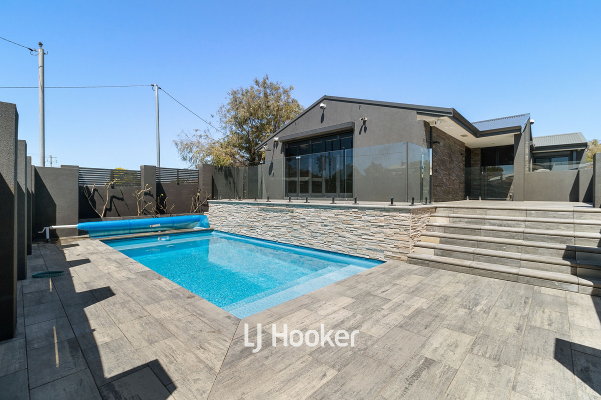 39 Mangles Street — photo 21 of 26