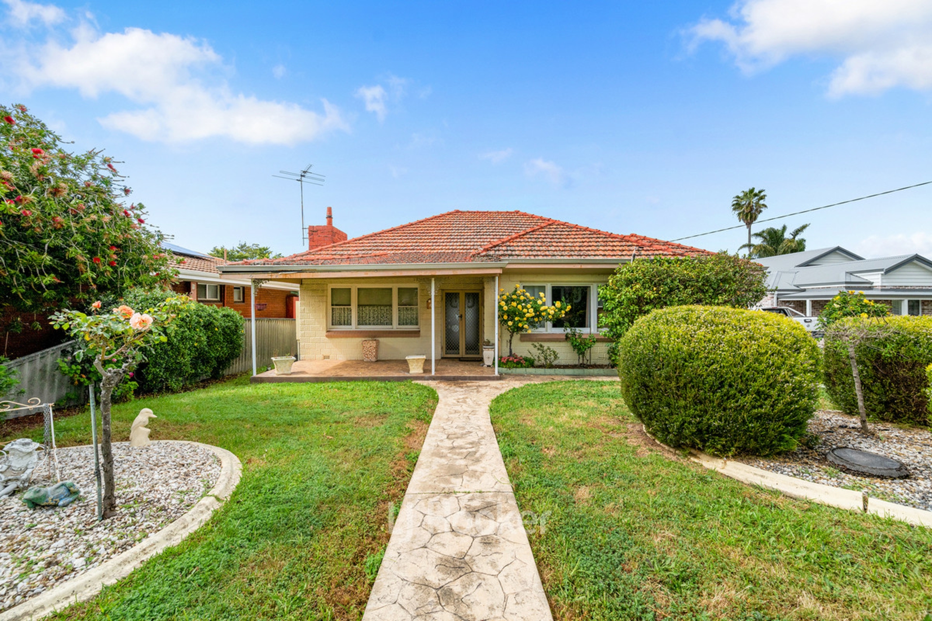 246 Steere Street North — photo from LJ Hooker Property South West WA