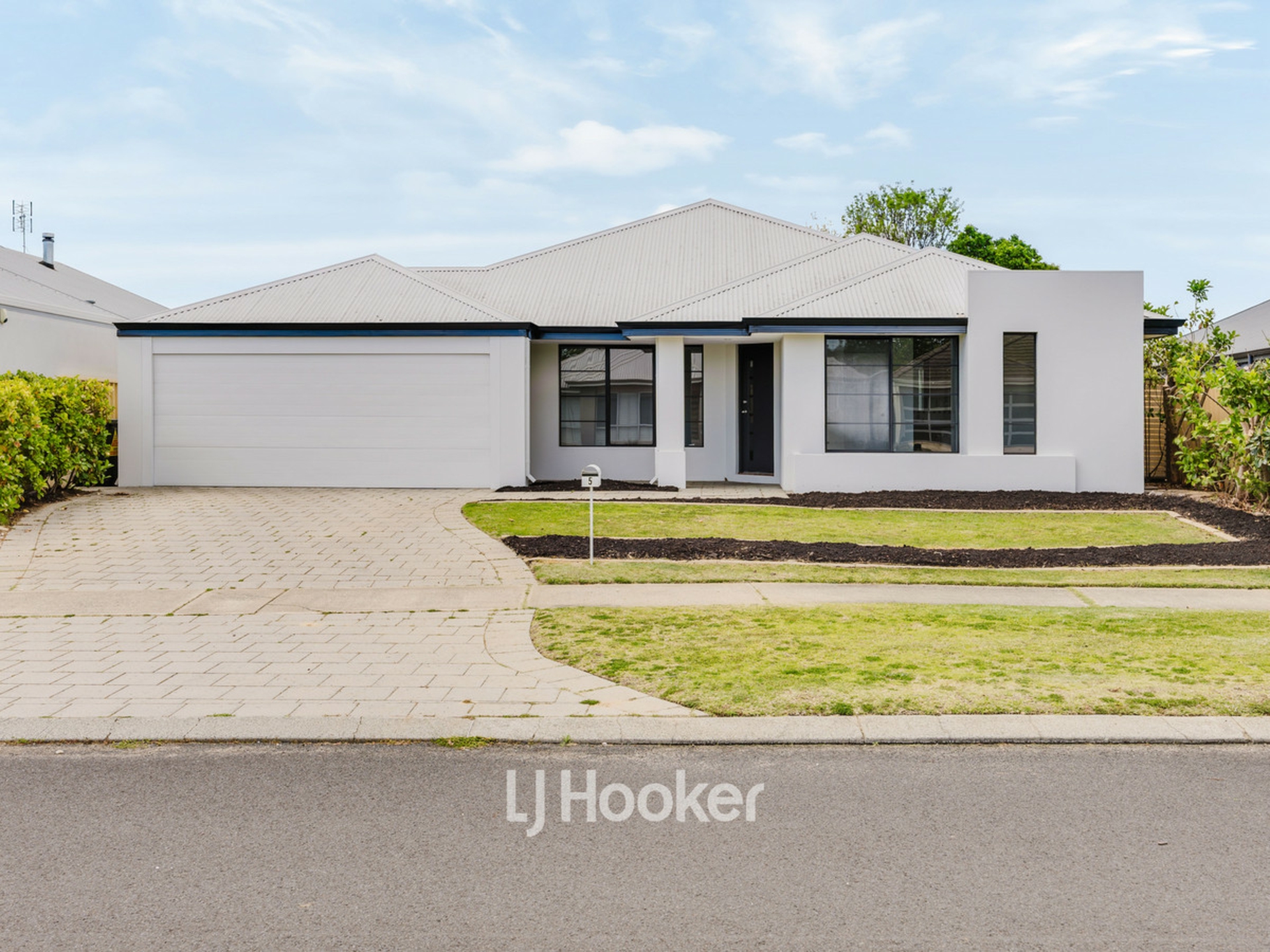 5 Nougat Crescent — photo from LJ Hooker Property South West WA