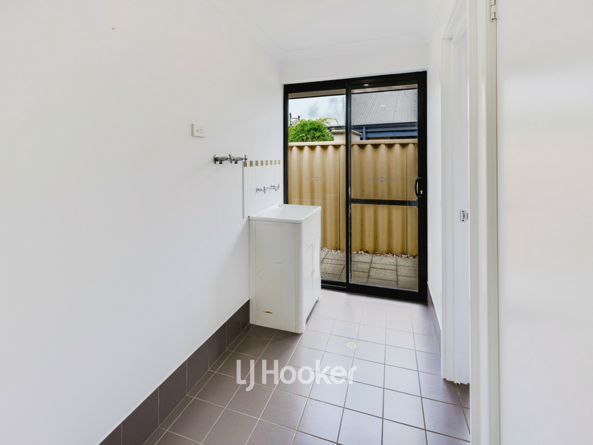 5 Nougat Crescent — photo 15 of 18