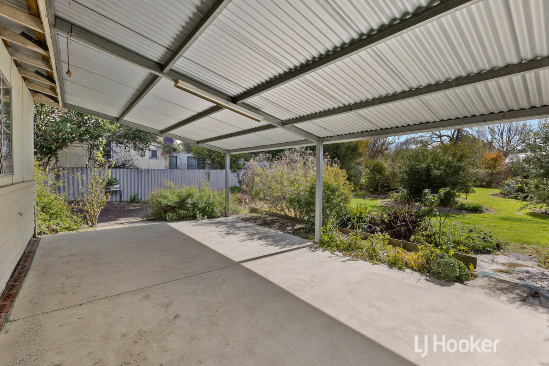 27 Atkinson Street South — photo 9 of 10