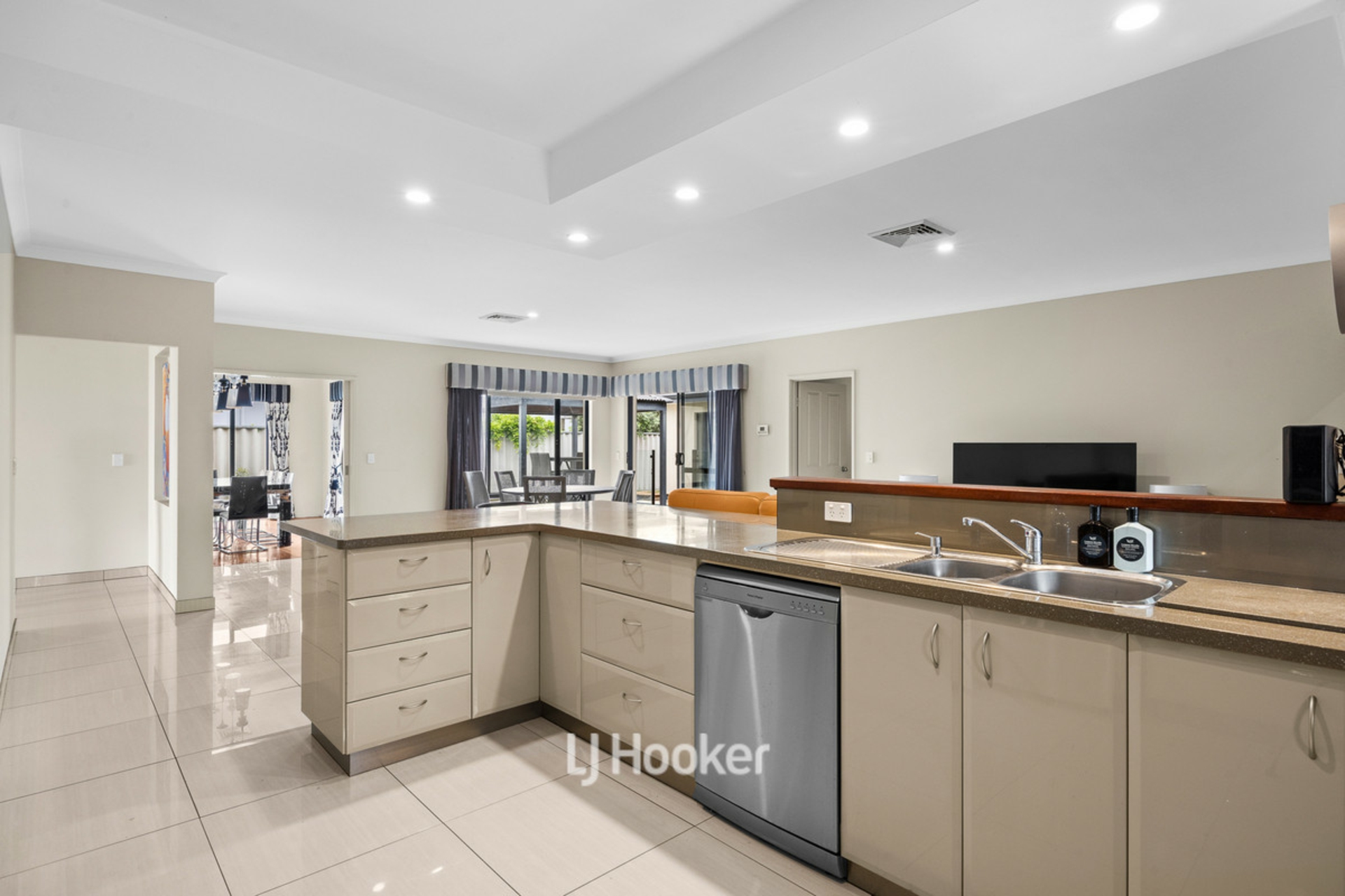 341 Norton Promenade — photo 10 of 30