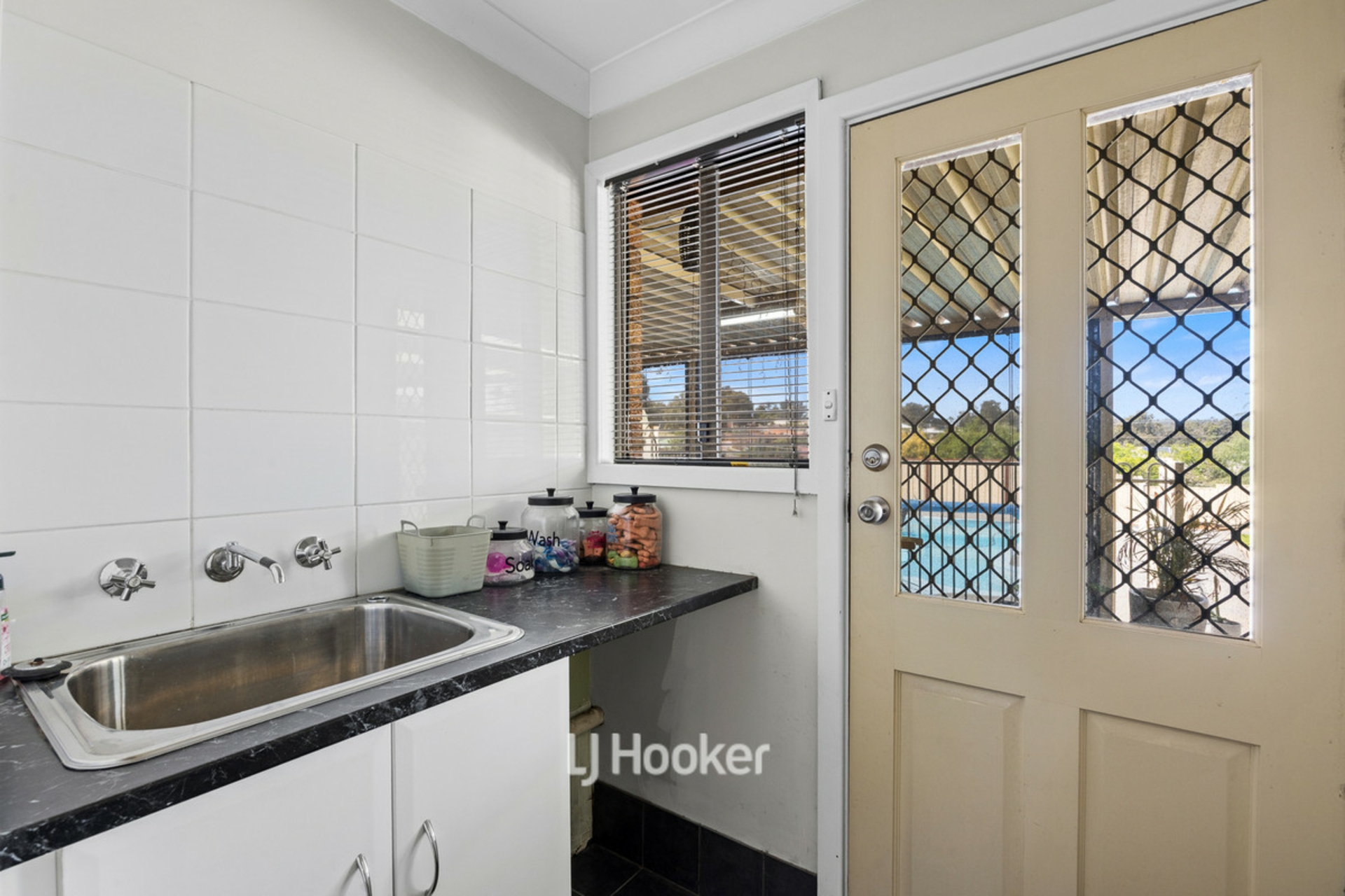 88 Swanstone Street — photo 14 of 29
