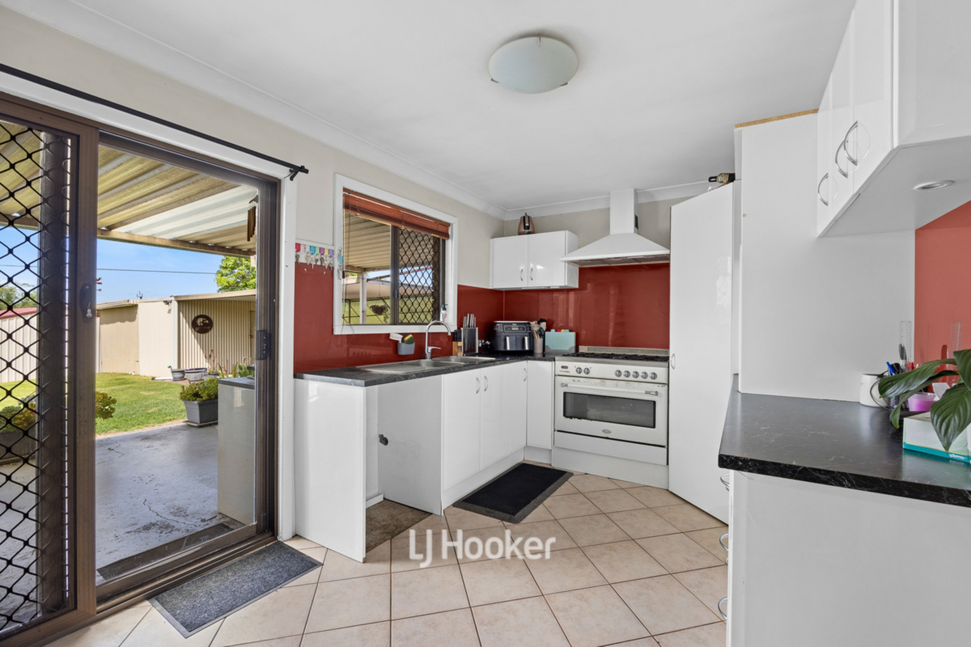 88 Swanstone Street — photo 15 of 29