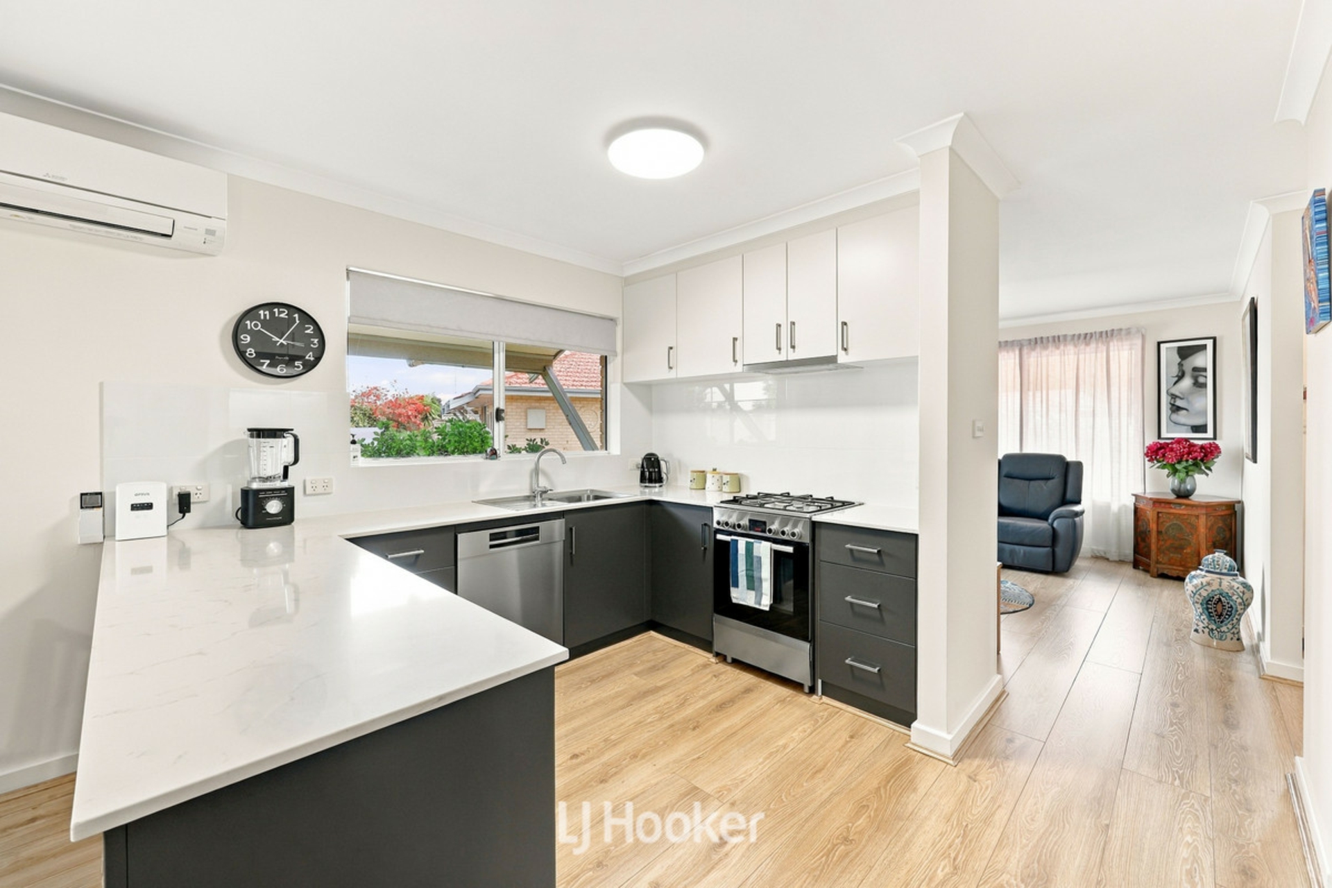 1/11 Donnelly Court — photo 9 of 28