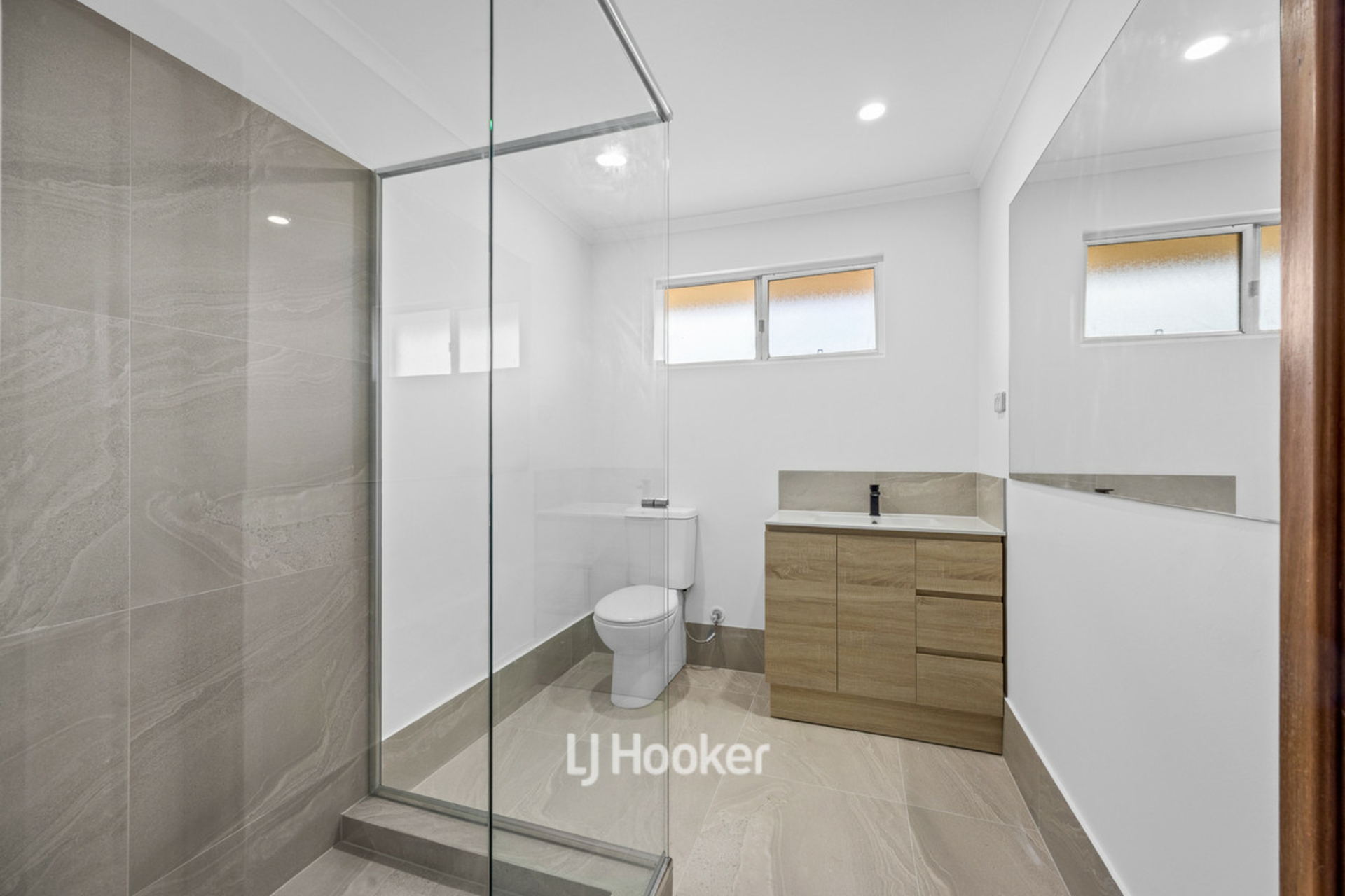 17 Tingle Street — photo 8 of 30