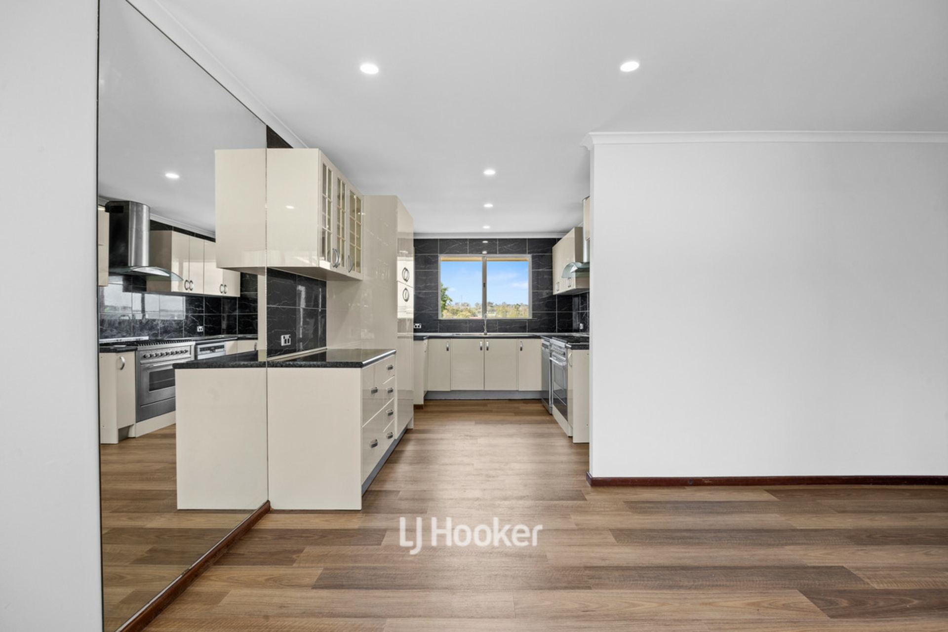 17 Tingle Street — photo 9 of 30