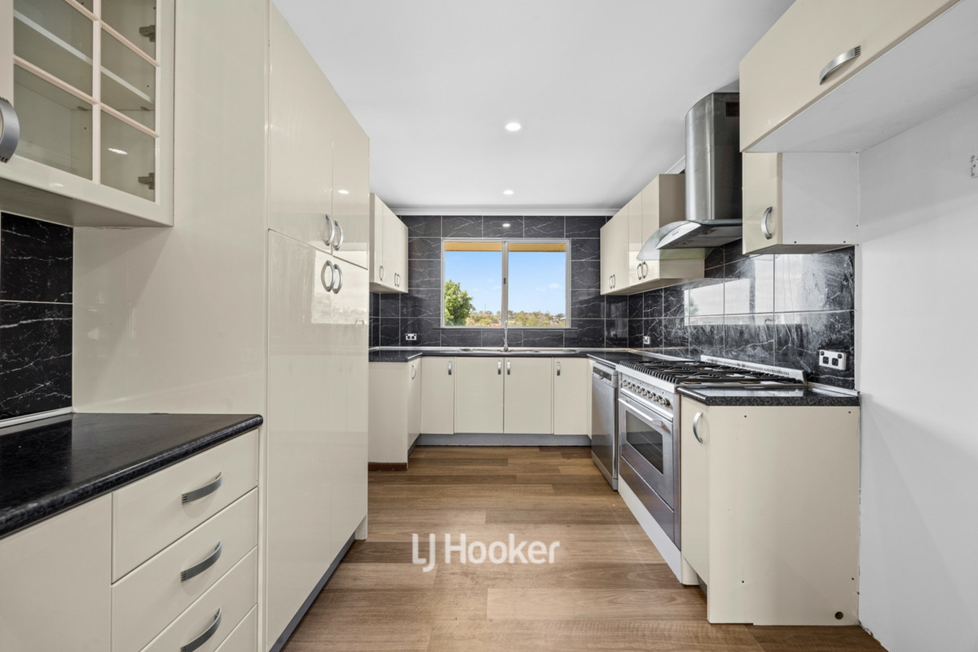 17 Tingle Street — photo 10 of 30