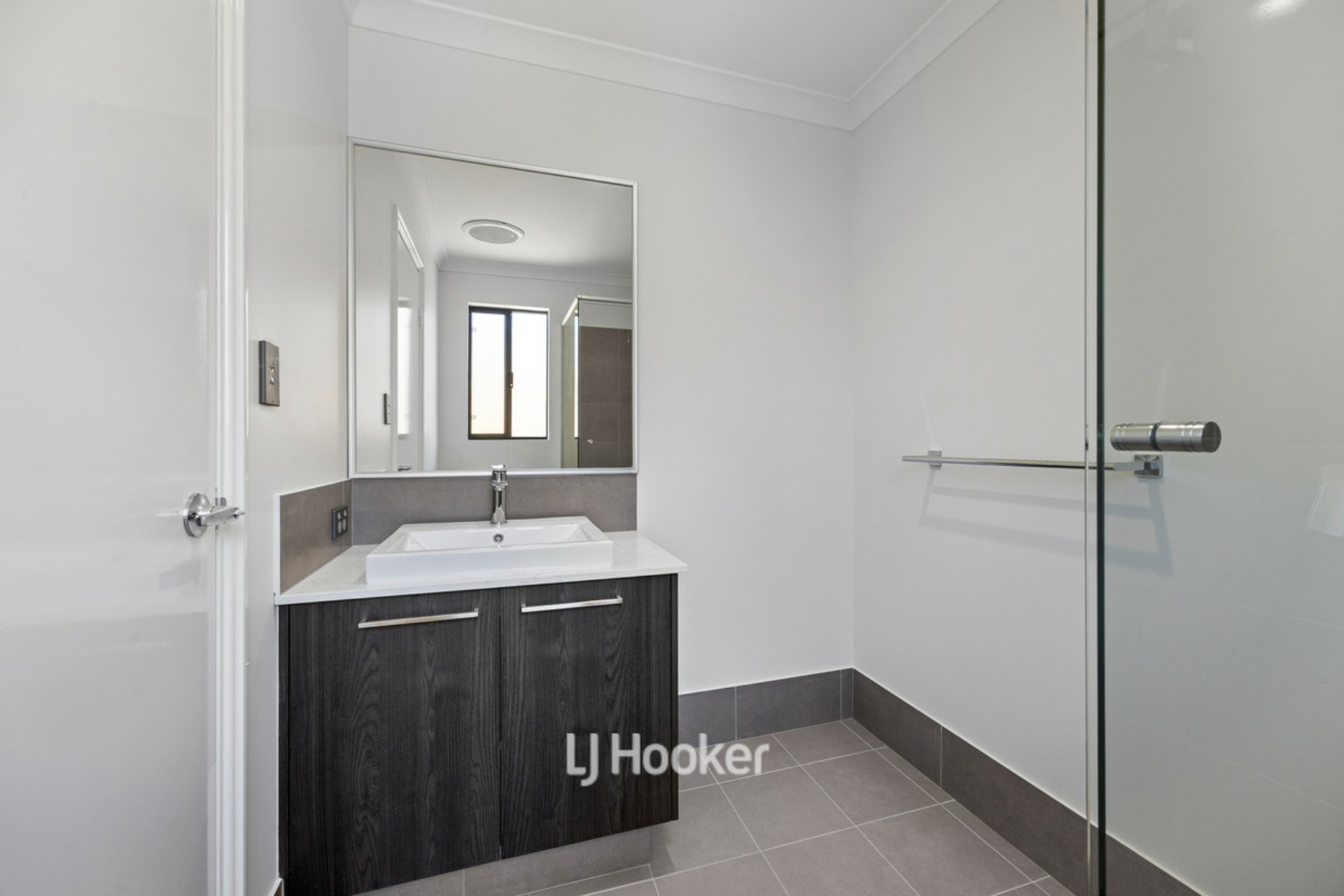28 Colonna Street — photo 10 of 18