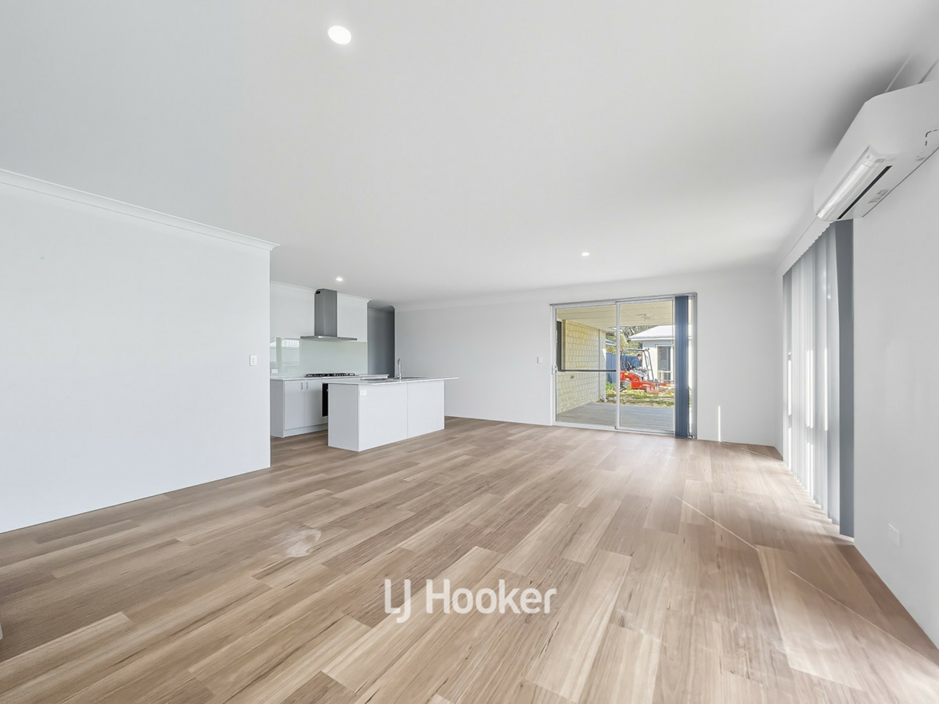18 Eucalyptus Way — photo 3 of 9