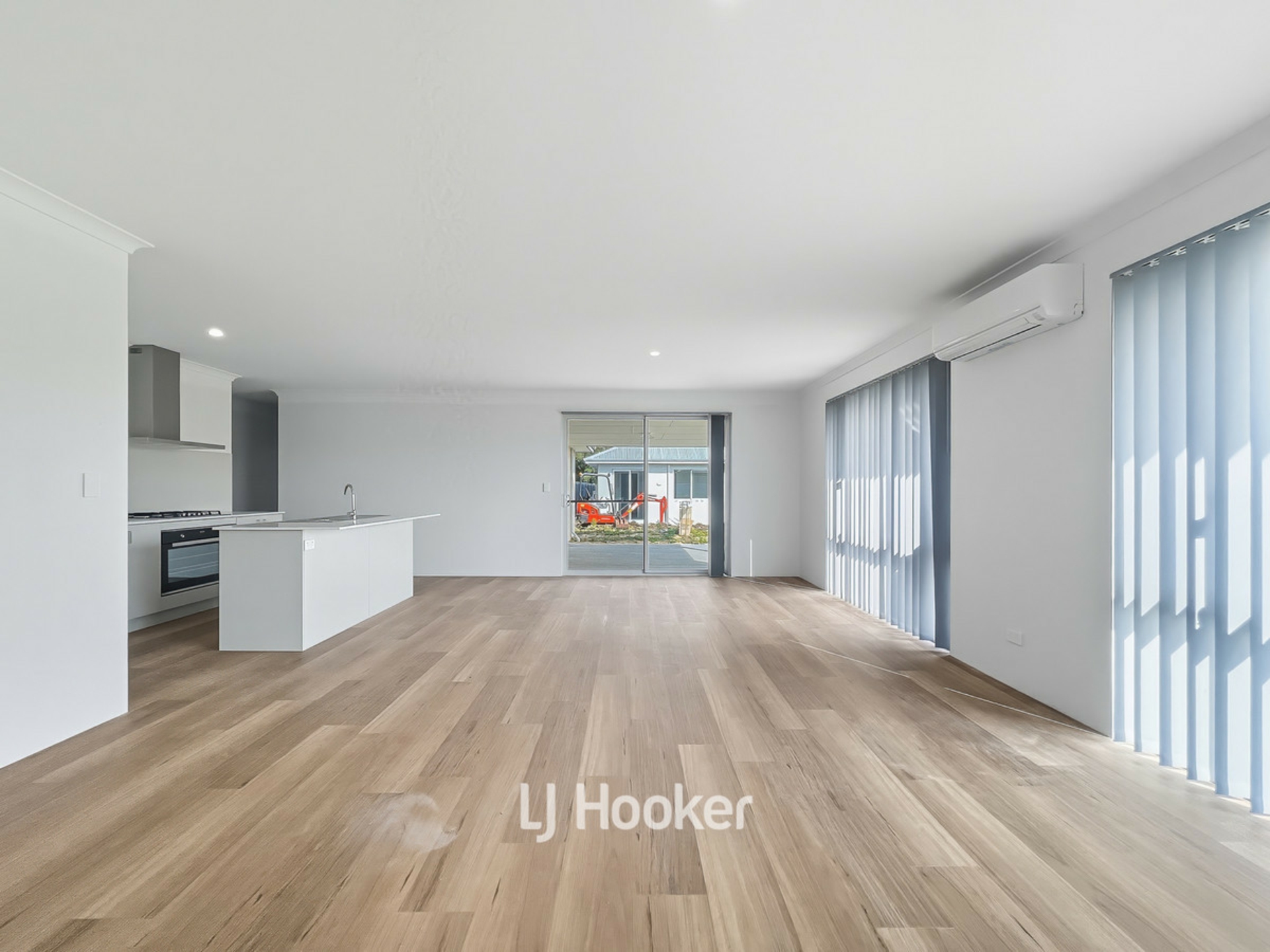 18 Eucalyptus Way — photo 4 of 9