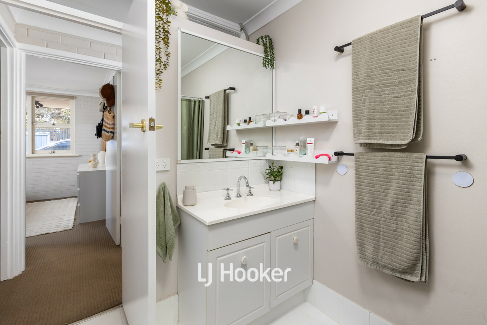 2/4 Holywell Street — photo 8 of 17