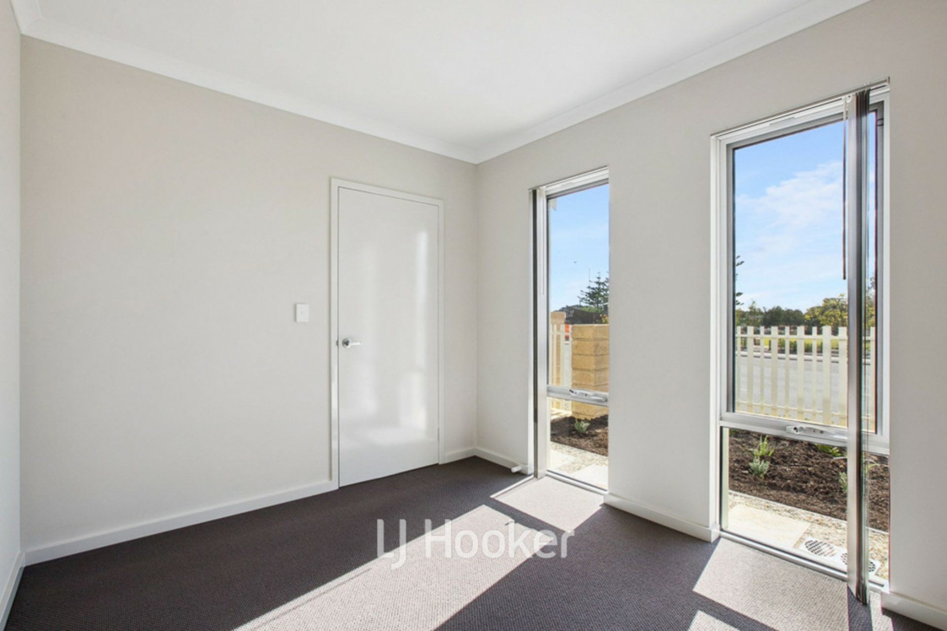 8 Everest Parkway — photo 2 of 18