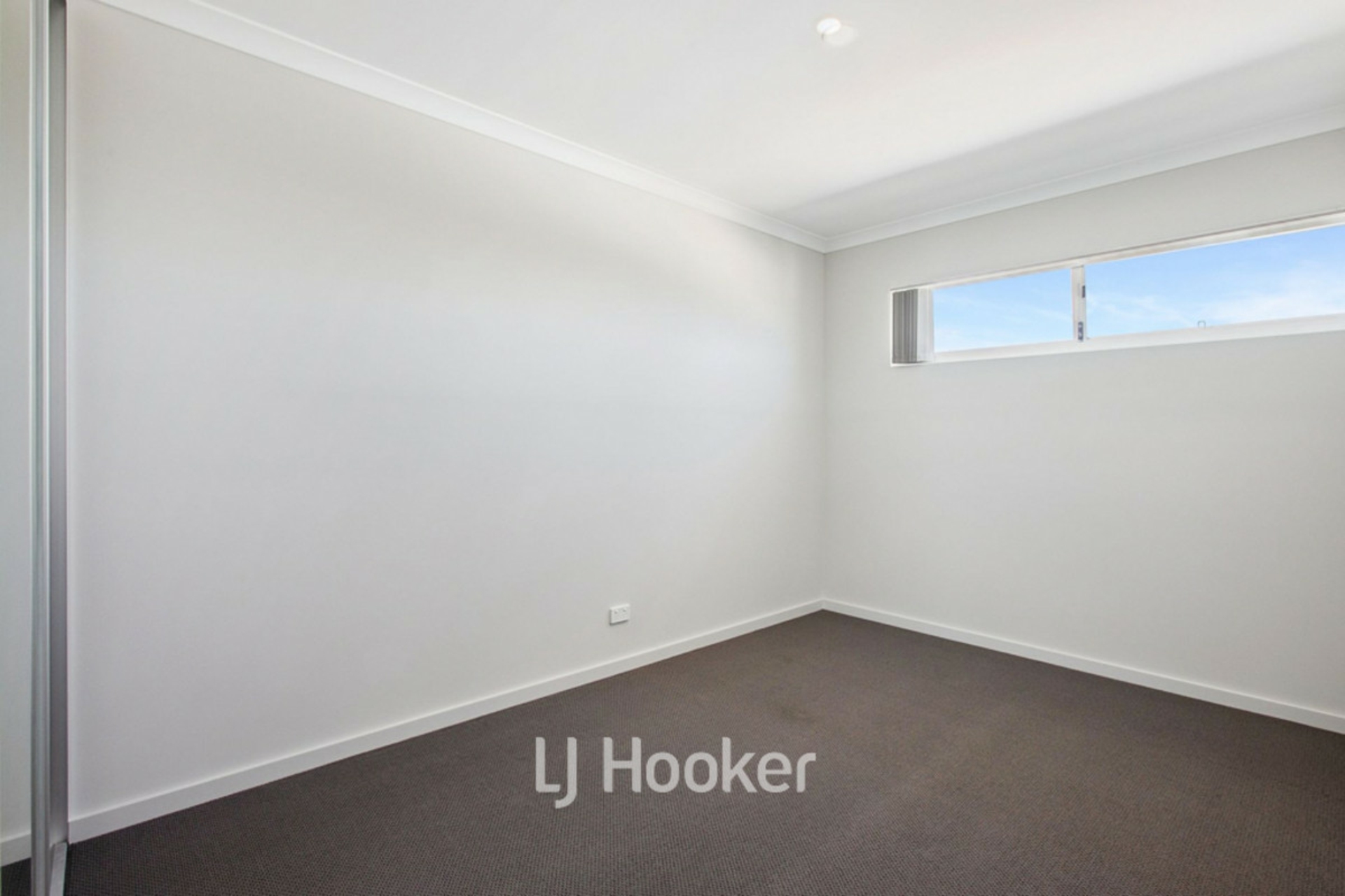 8 Everest Parkway — photo 7 of 18
