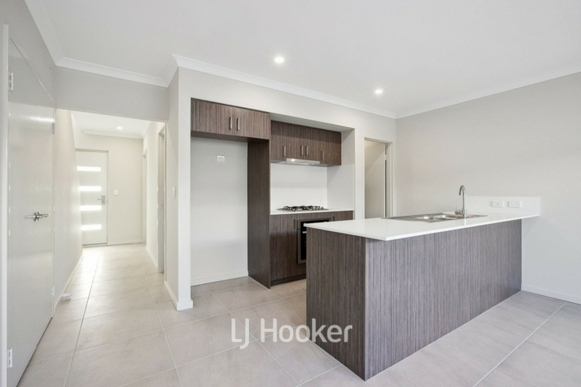 8 Everest Parkway — photo 11 of 18