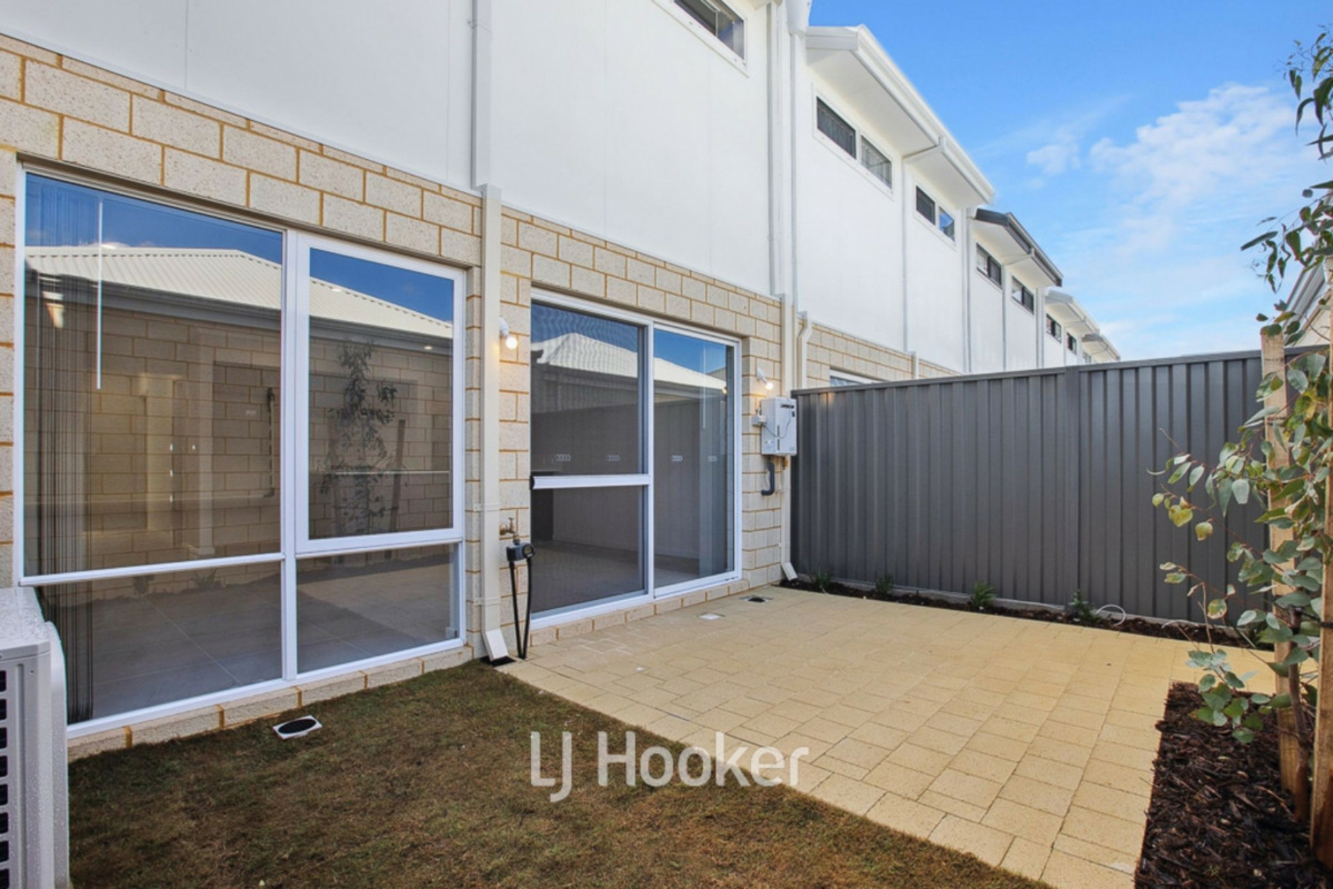 8 Everest Parkway — photo 16 of 18