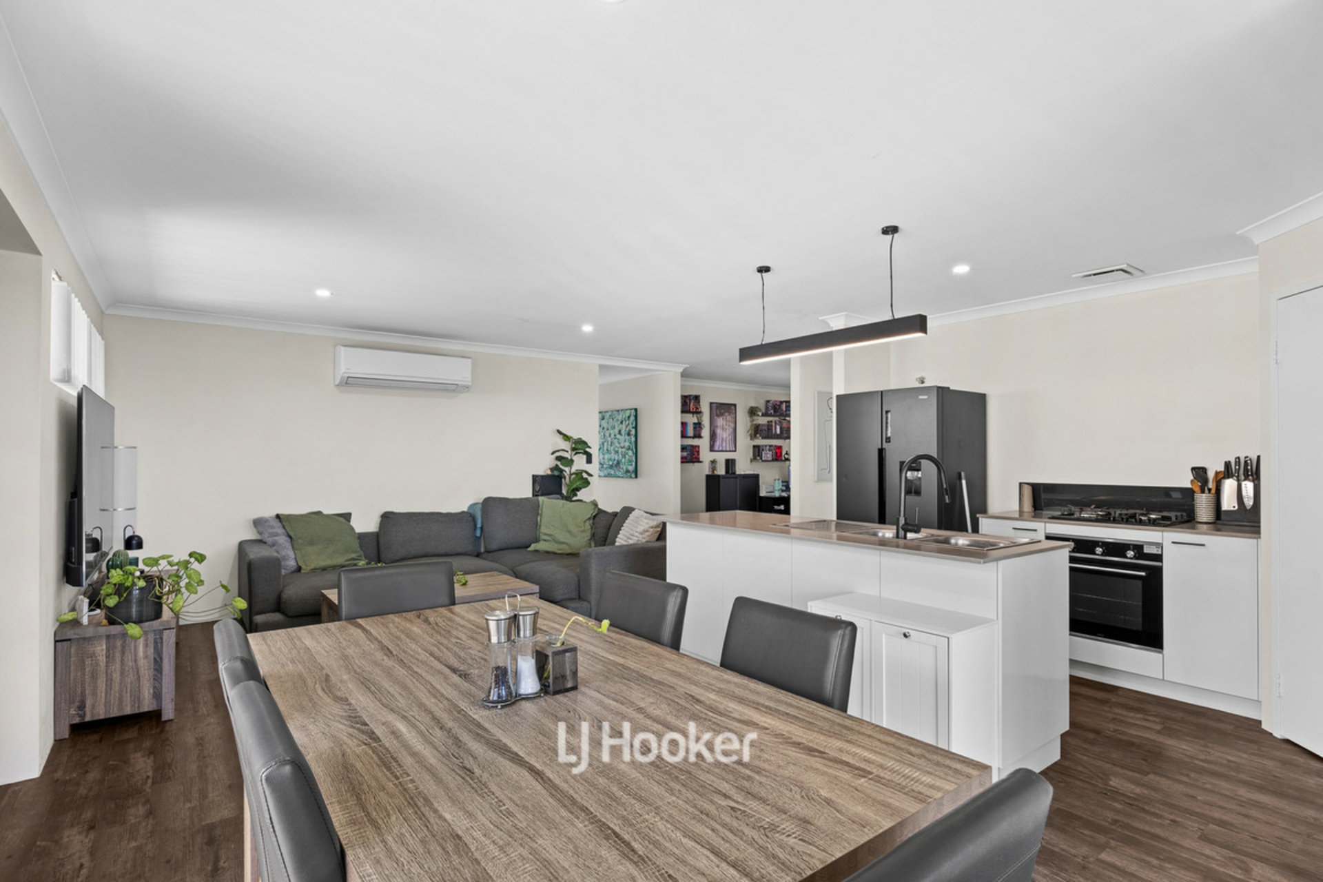 21 Laurent Way — photo 8 of 22