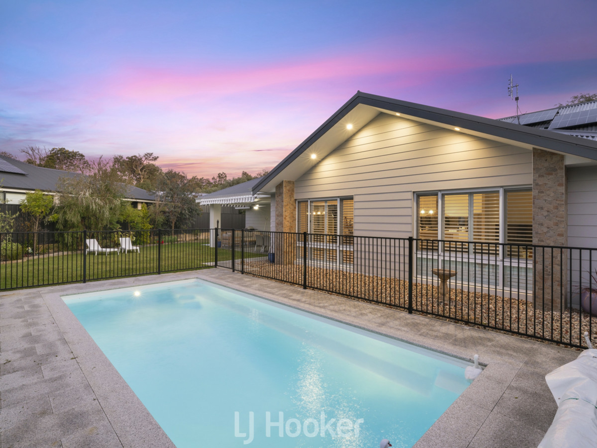 14 Lenamont Court — photo 2 of 17
