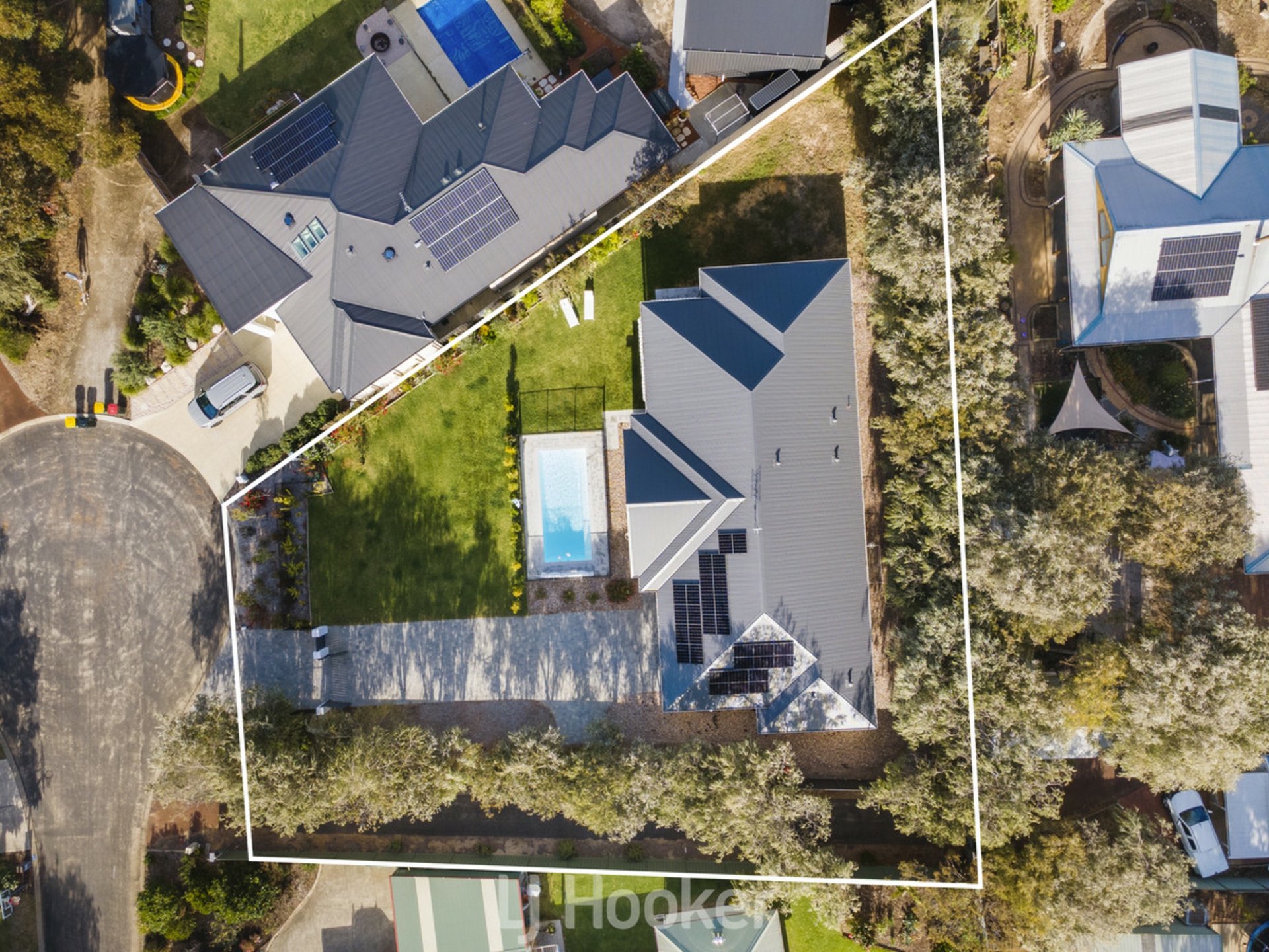 14 Lenamont Court — photo 4 of 17