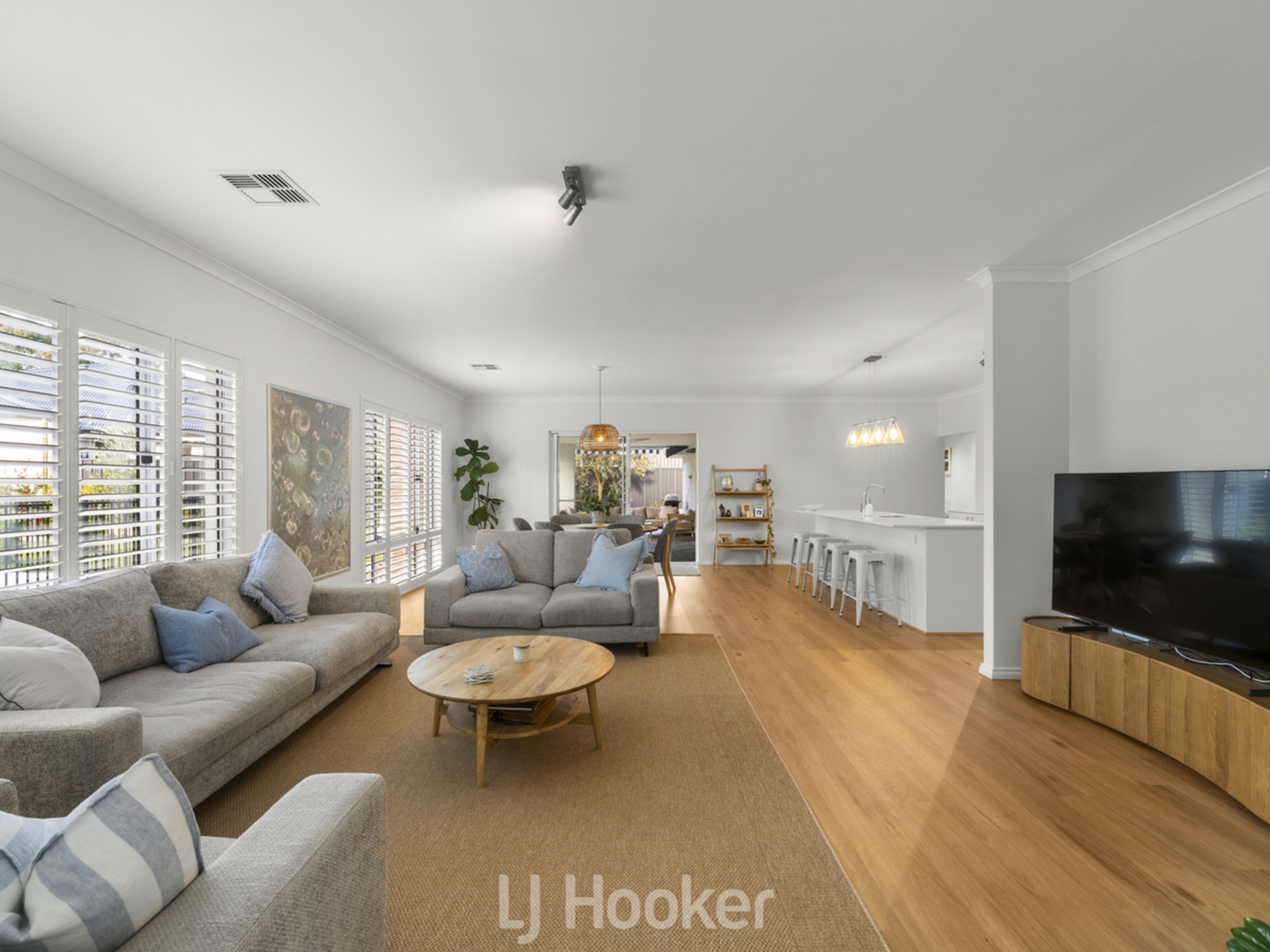 14 Lenamont Court — photo 5 of 17