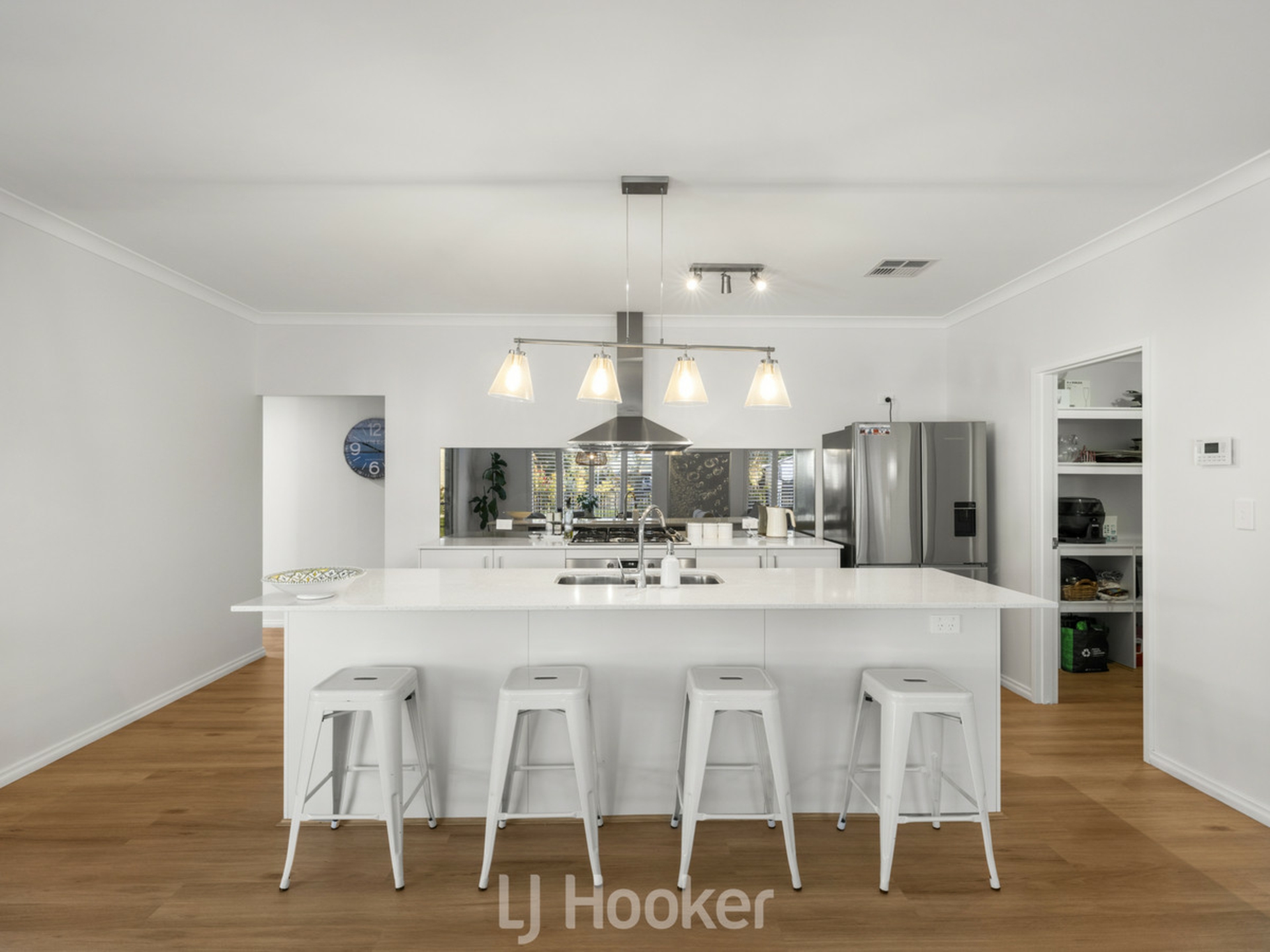 14 Lenamont Court — photo 6 of 17