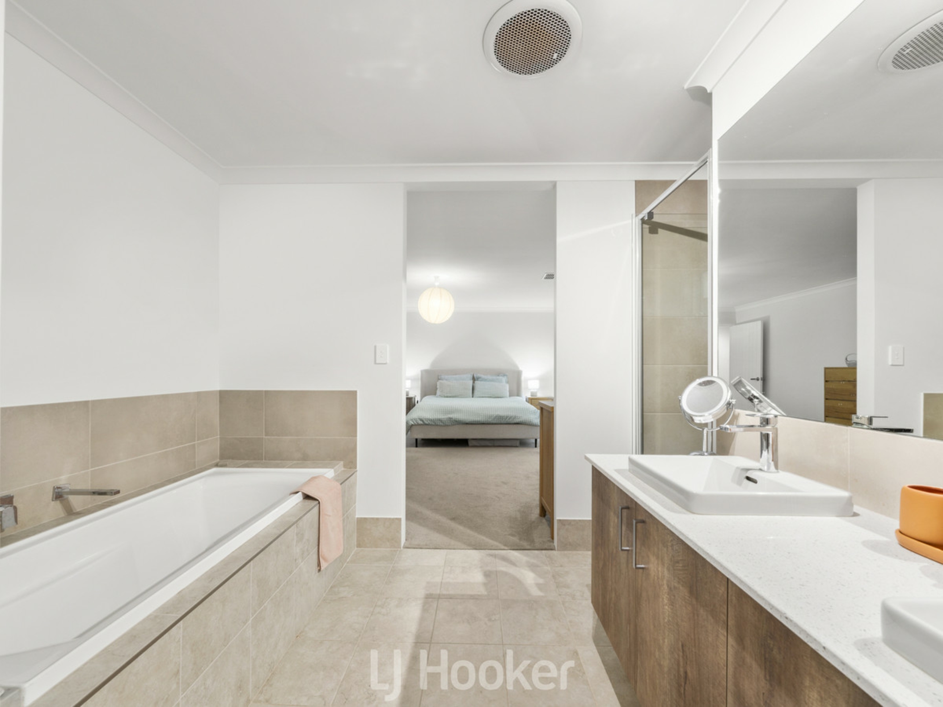 14 Lenamont Court — photo 9 of 17