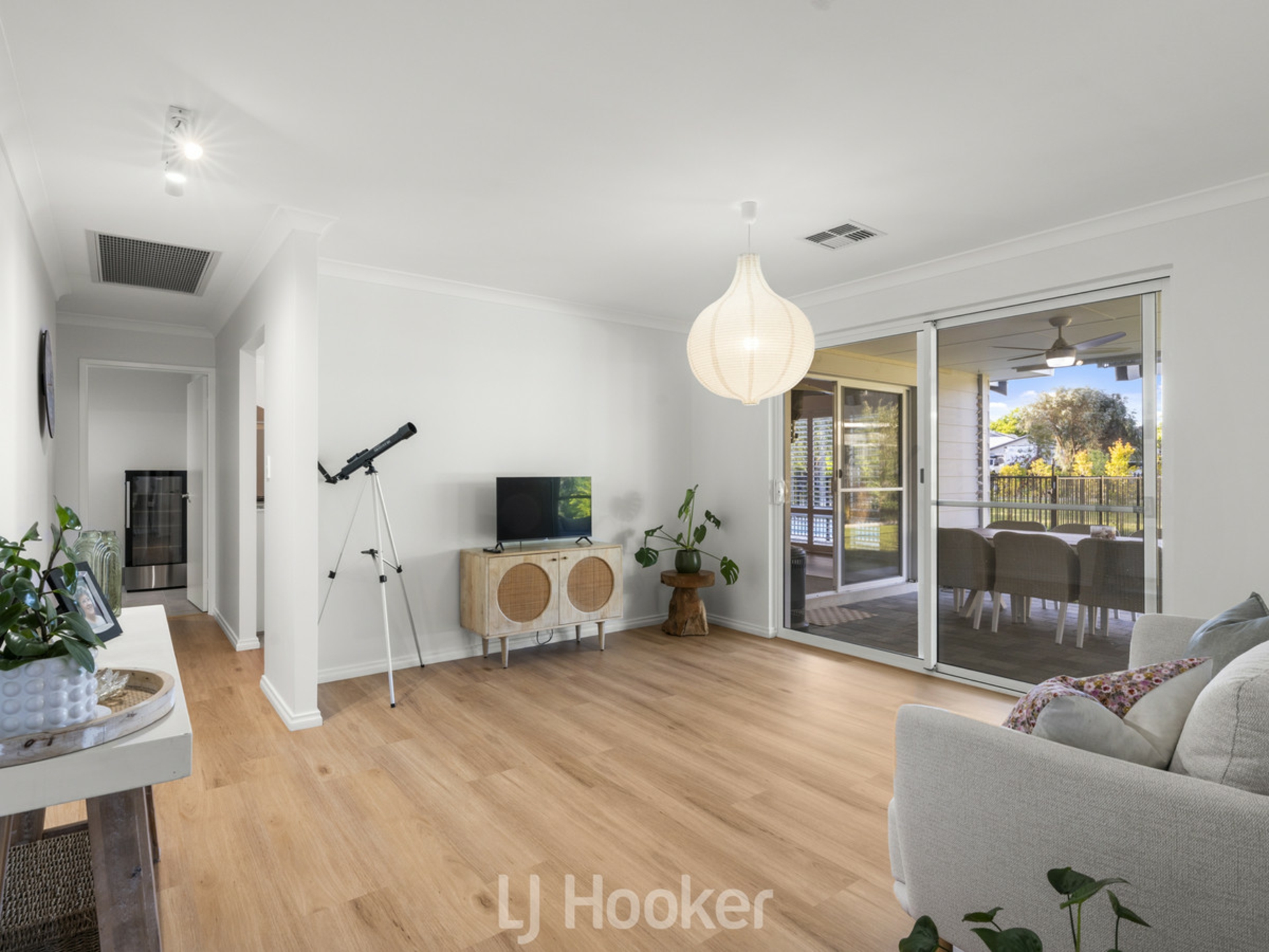 14 Lenamont Court — photo 10 of 17