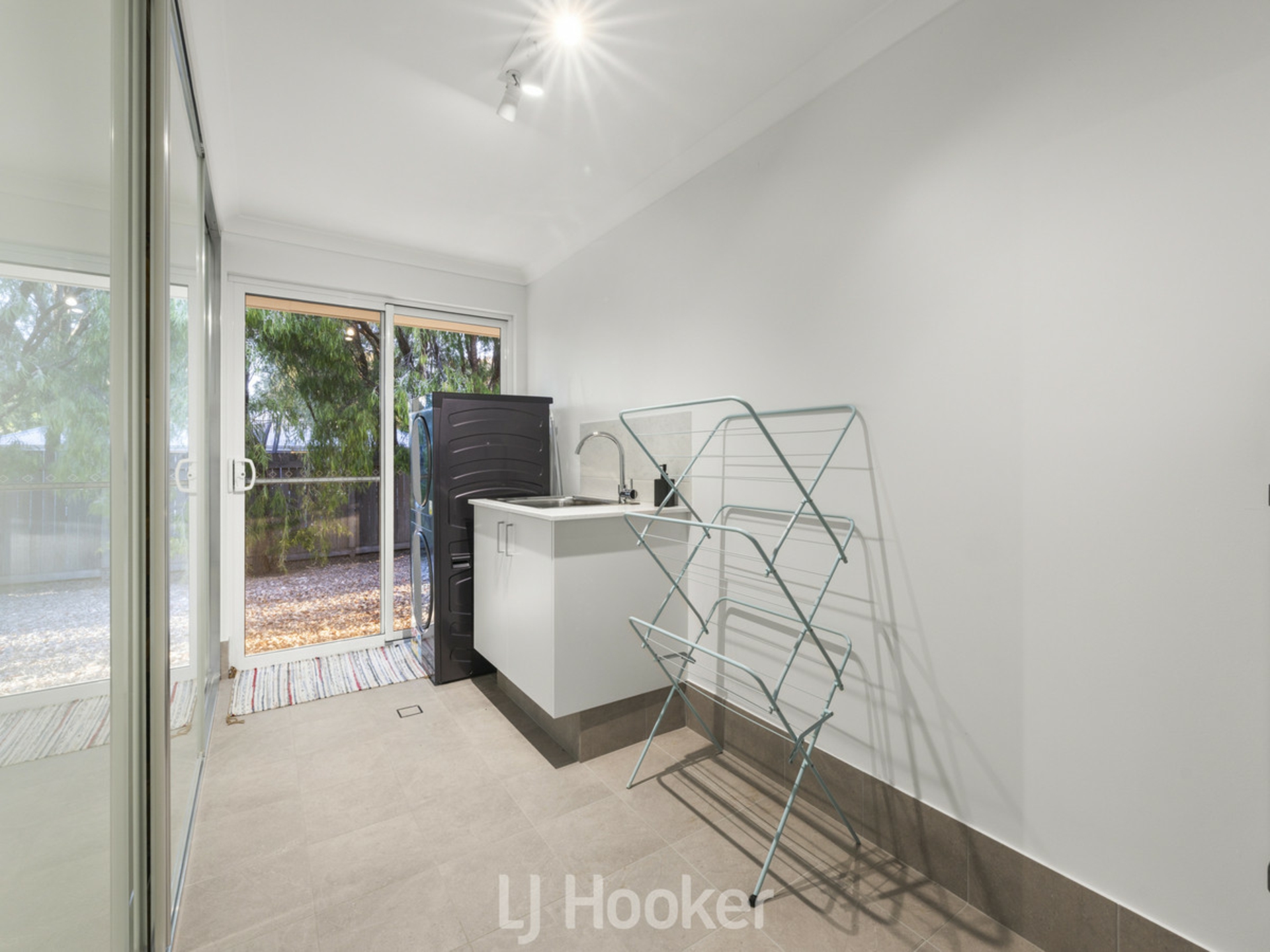 14 Lenamont Court — photo 13 of 17