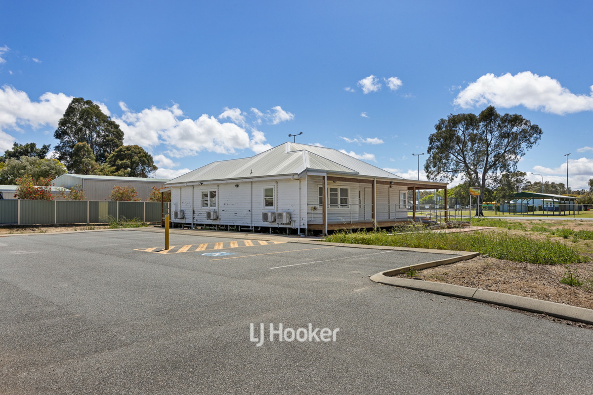 58 South Western Highway — photo 5 of 25