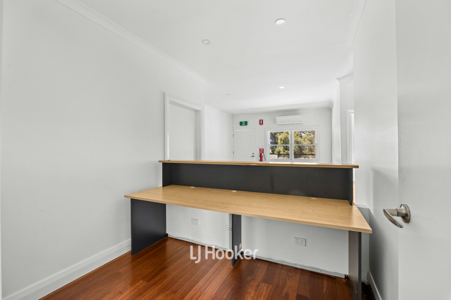 58 South Western Highway — photo 9 of 25