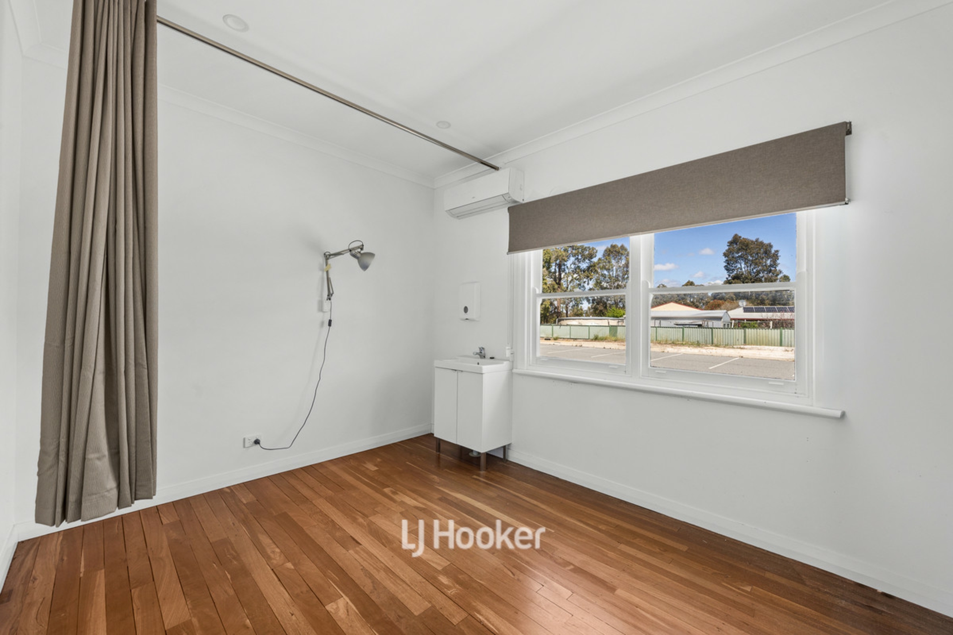 58 South Western Highway — photo 12 of 25
