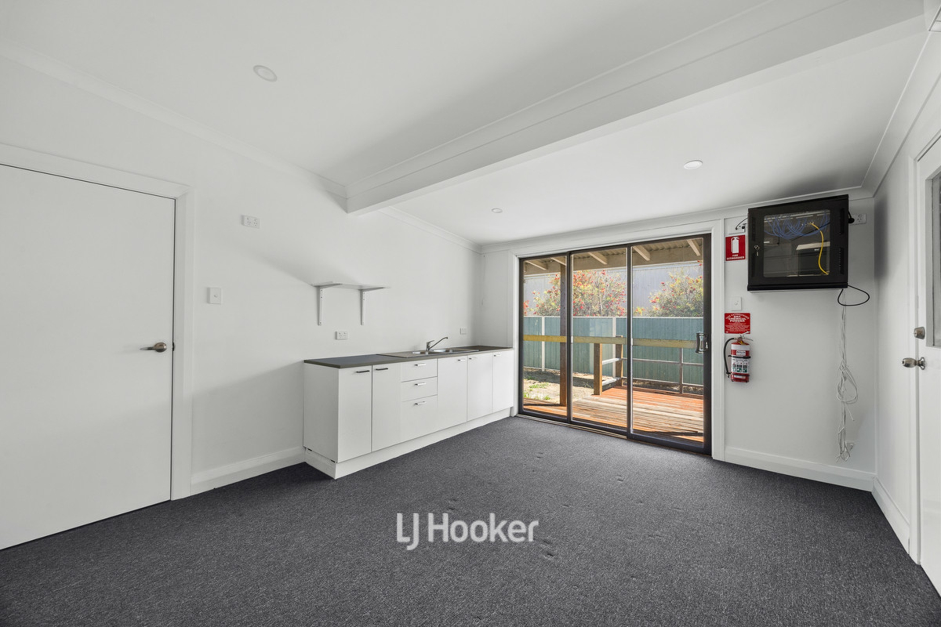 58 South Western Highway — photo 14 of 25