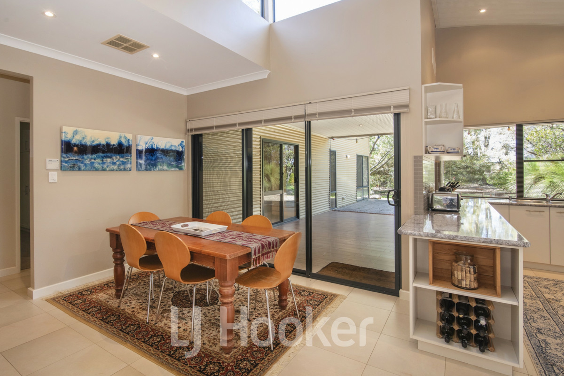 16 Bird Wood Lane — photo 4 of 16