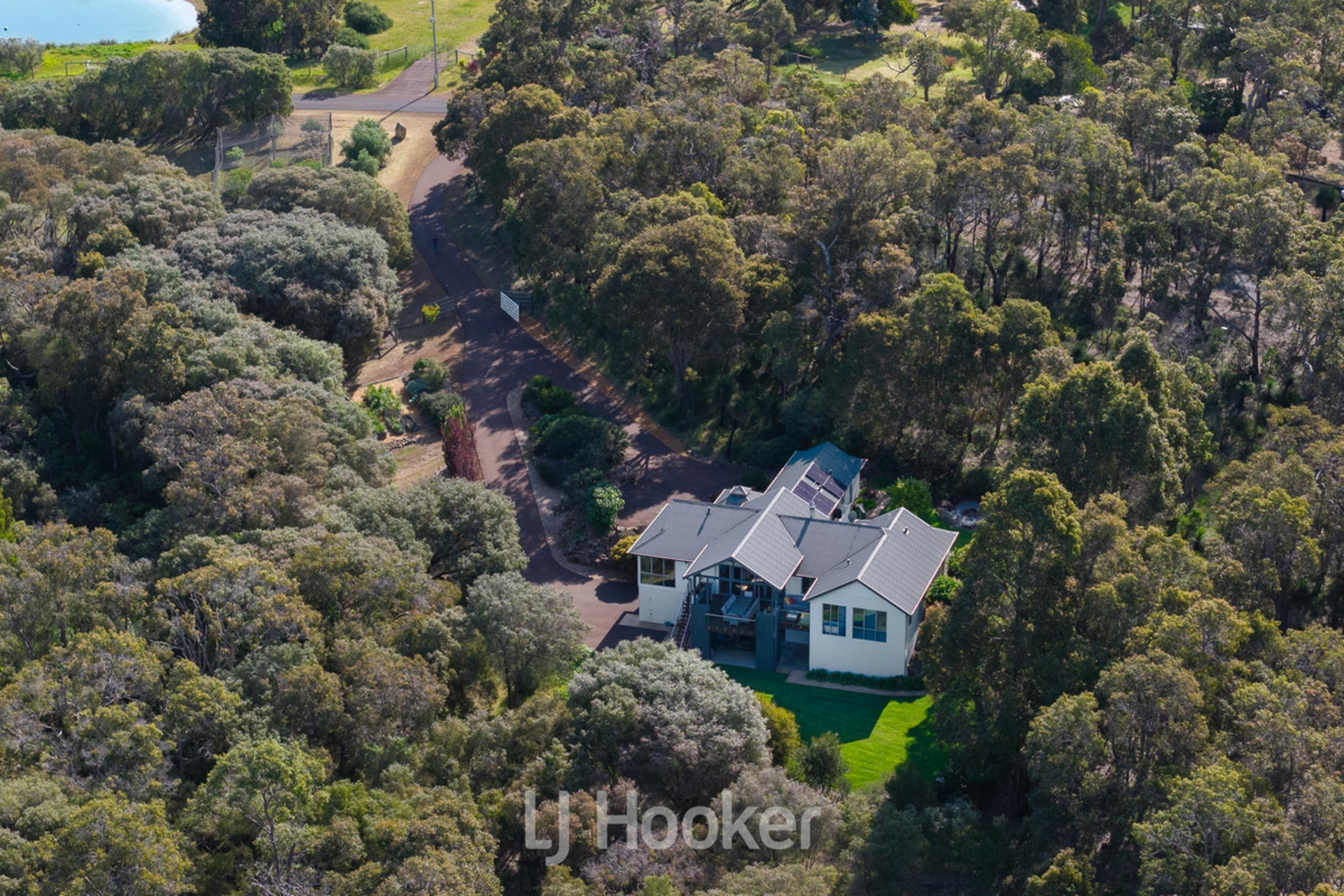 41 Blackbutt Close — photo 3 of 30