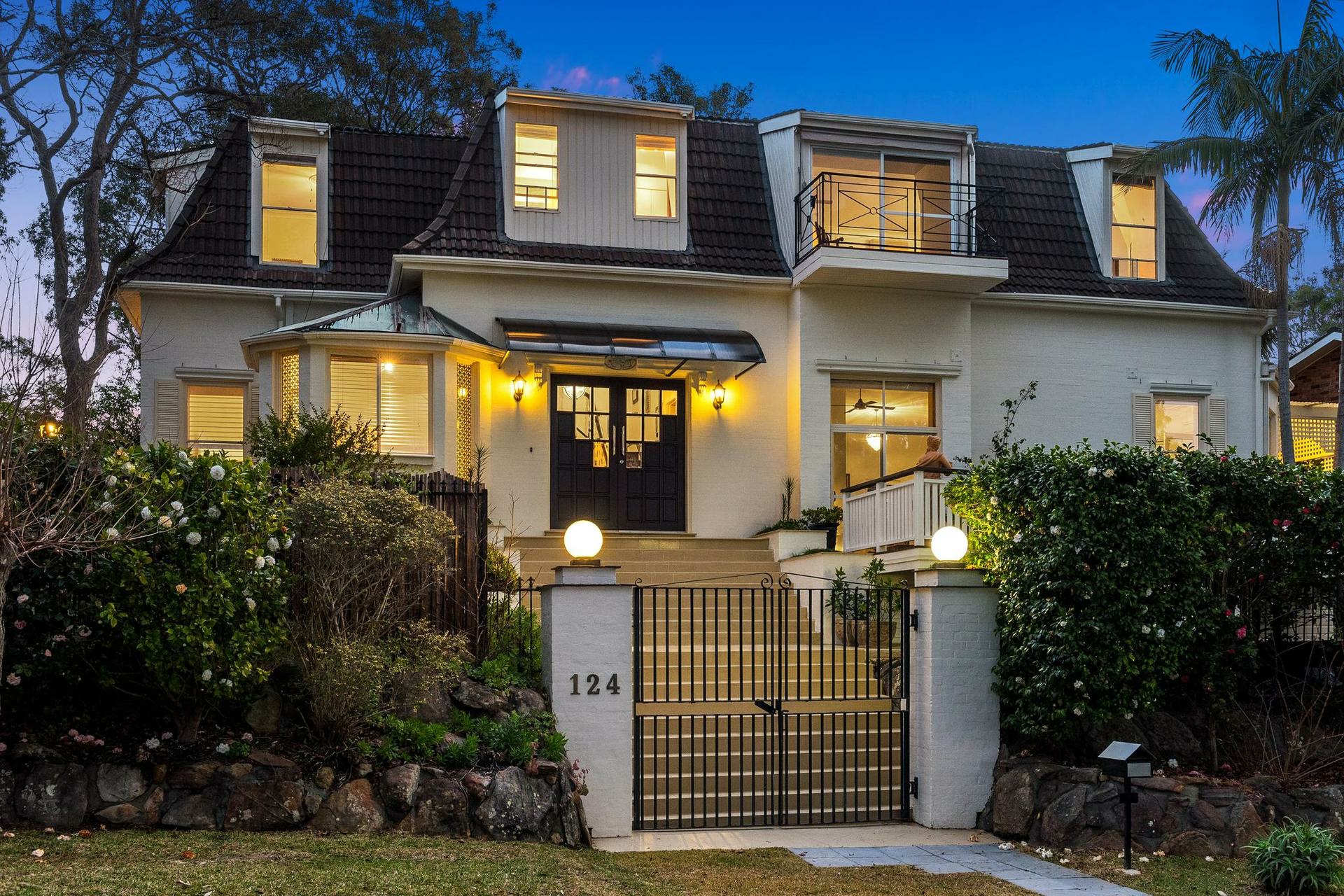 124 Pacific Road, PALM BEACH