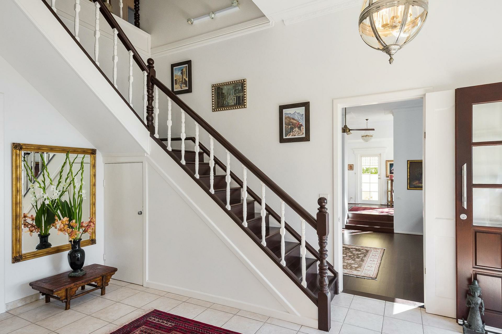 124 Pacific Road, PALM BEACH