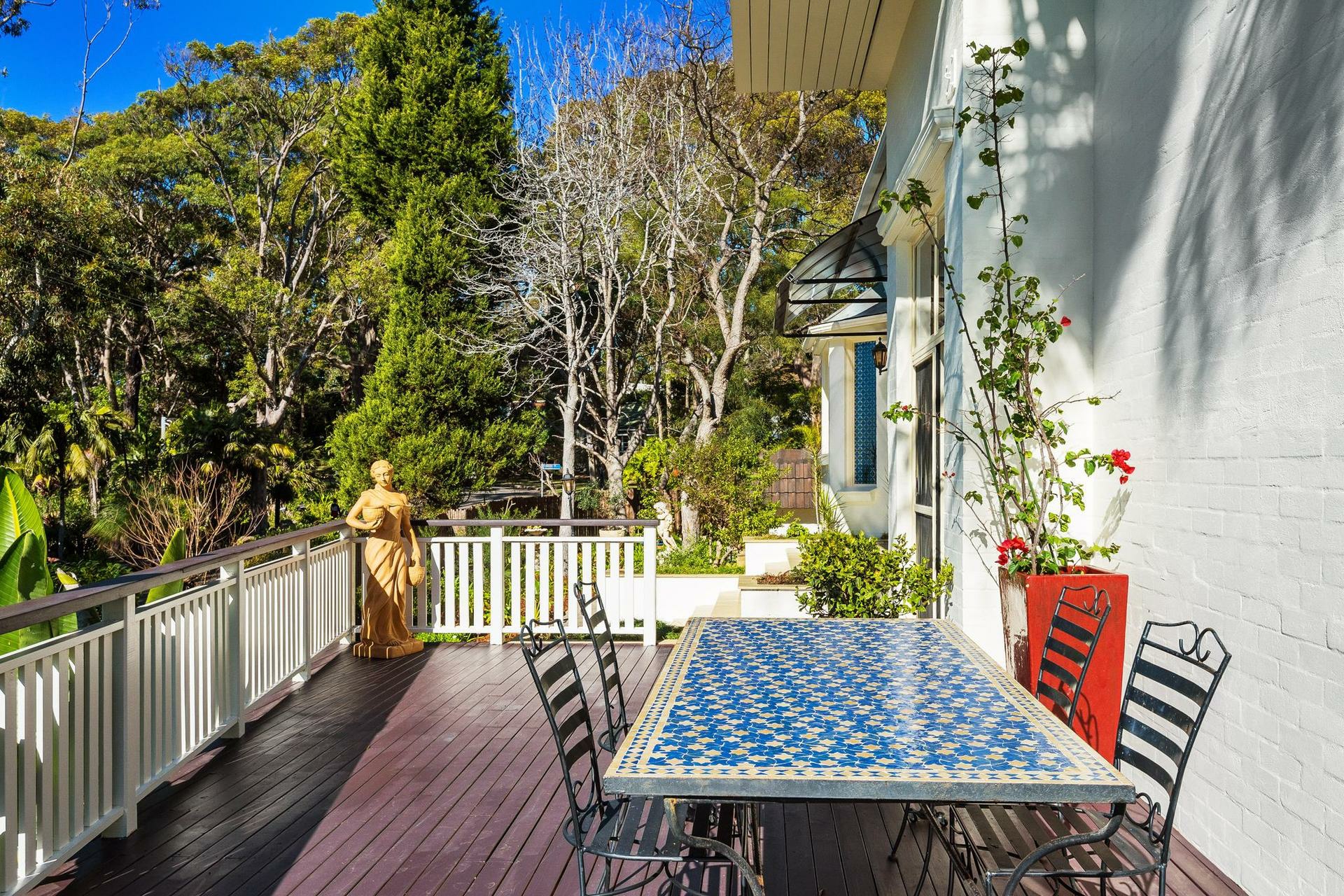 124 Pacific Road, PALM BEACH