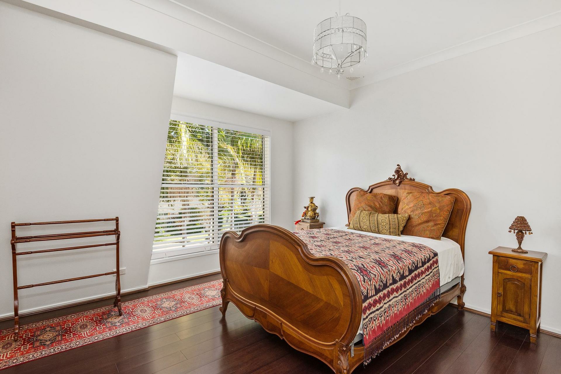 124 Pacific Road, PALM BEACH