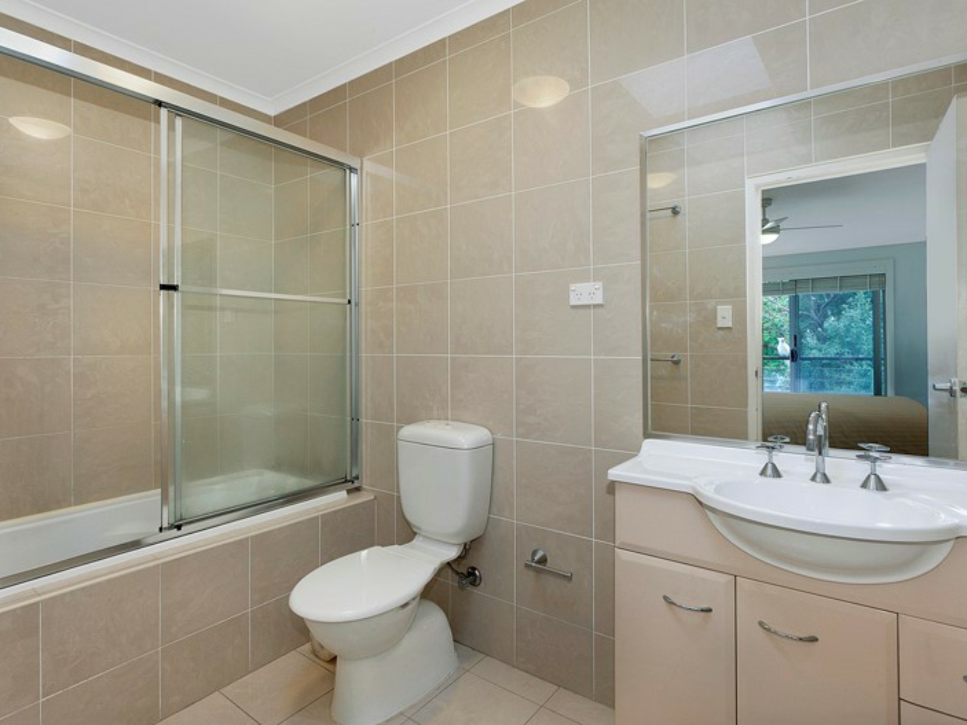 26/21-23 Old Barrenjoey Road, Avalon