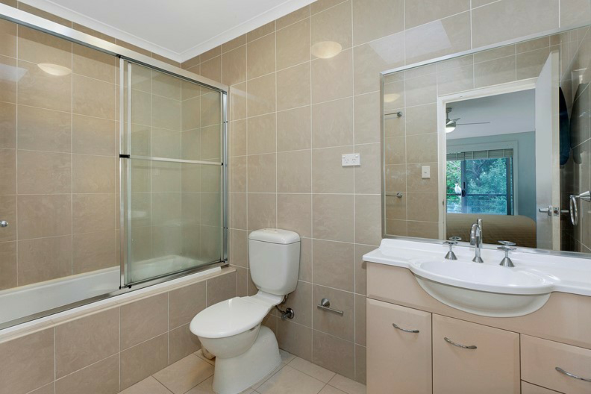 26/21-23 Old Barrenjoey Road, Avalon