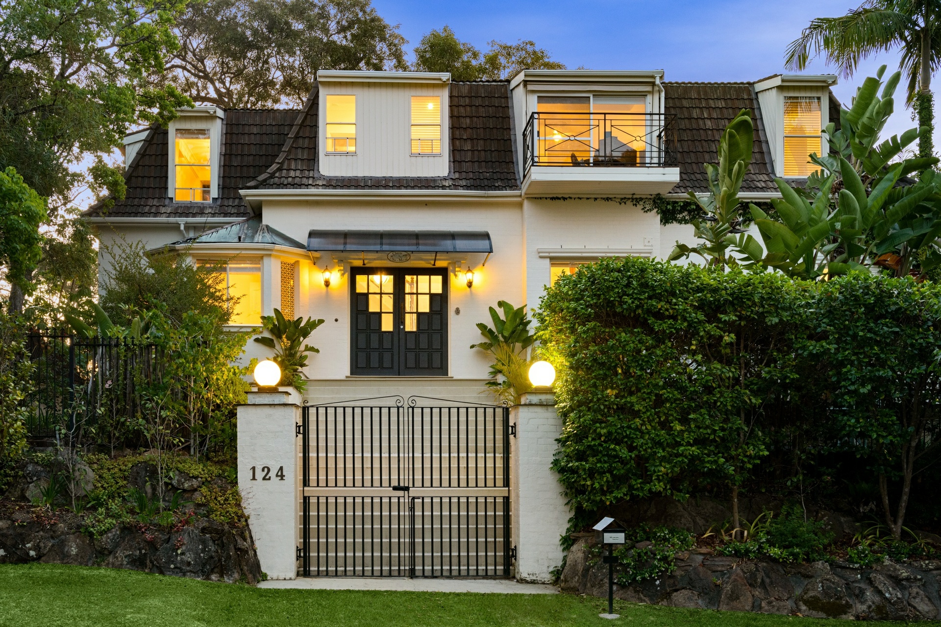 124 Pacific Road, PALM BEACH