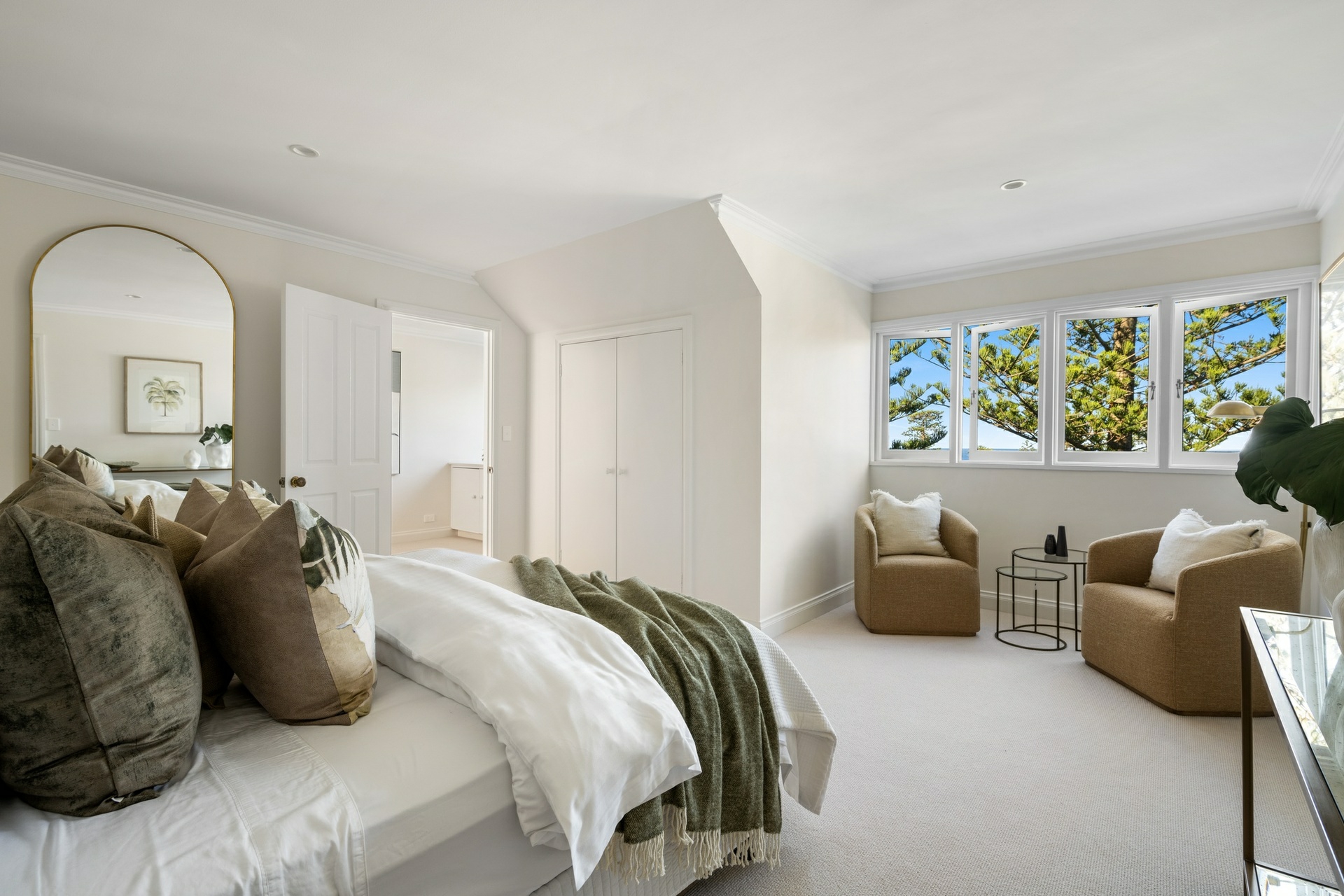 24 Palm Beach Road, PALM BEACH